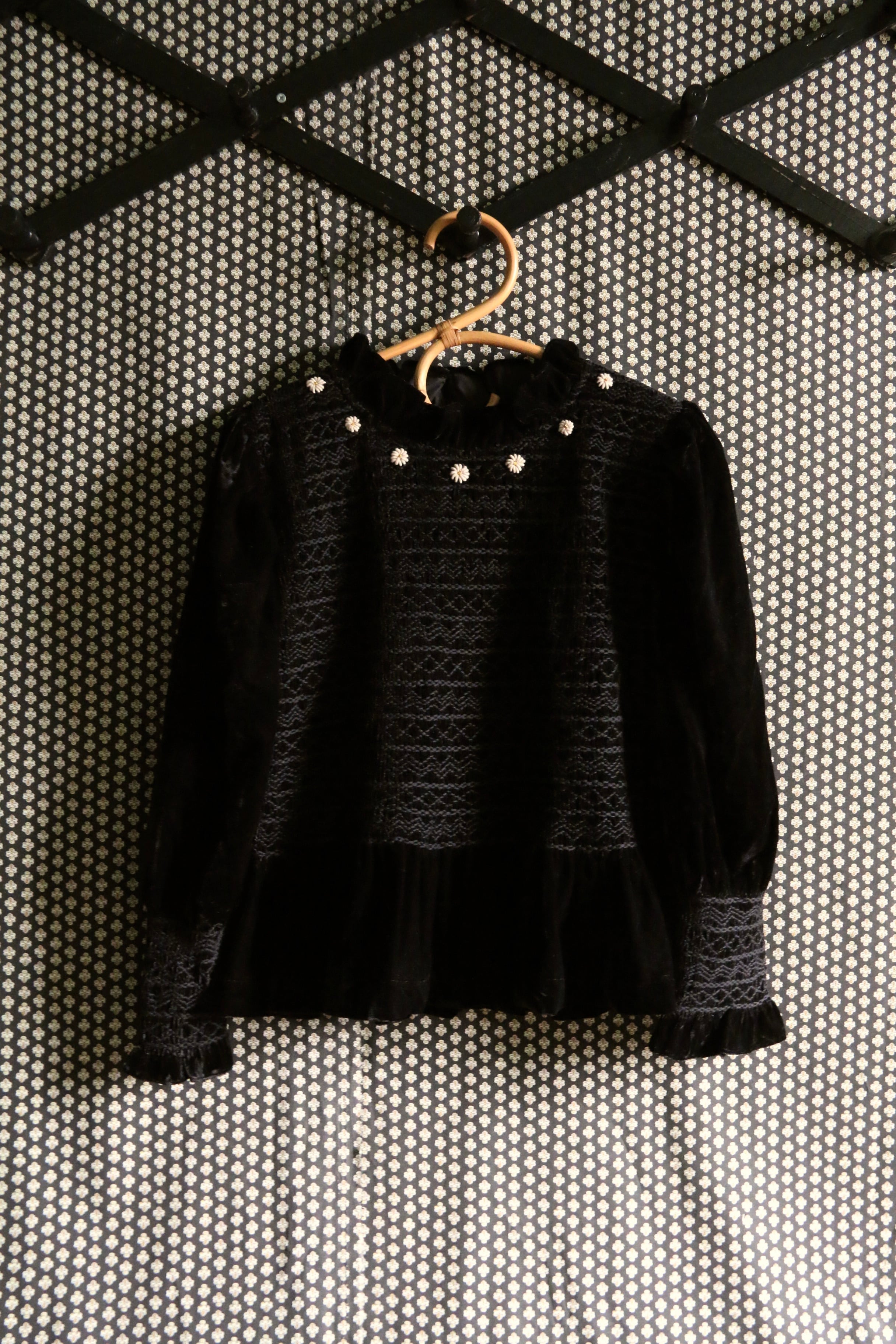 Suranné Handsmock blouse Black velvet