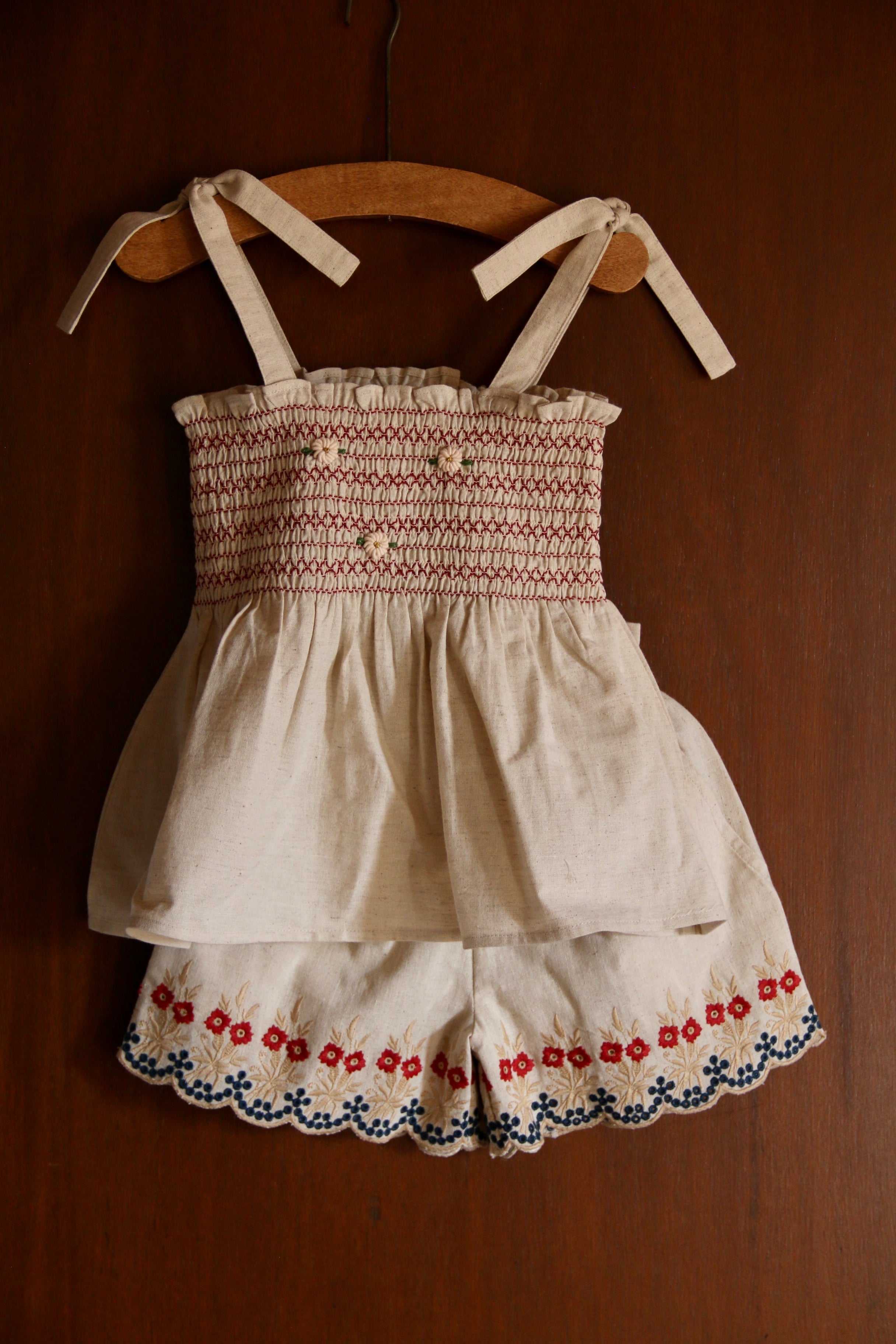 BONJOUR DIARY Shorts & top set Natural cotton flex with multi color eyelet emb