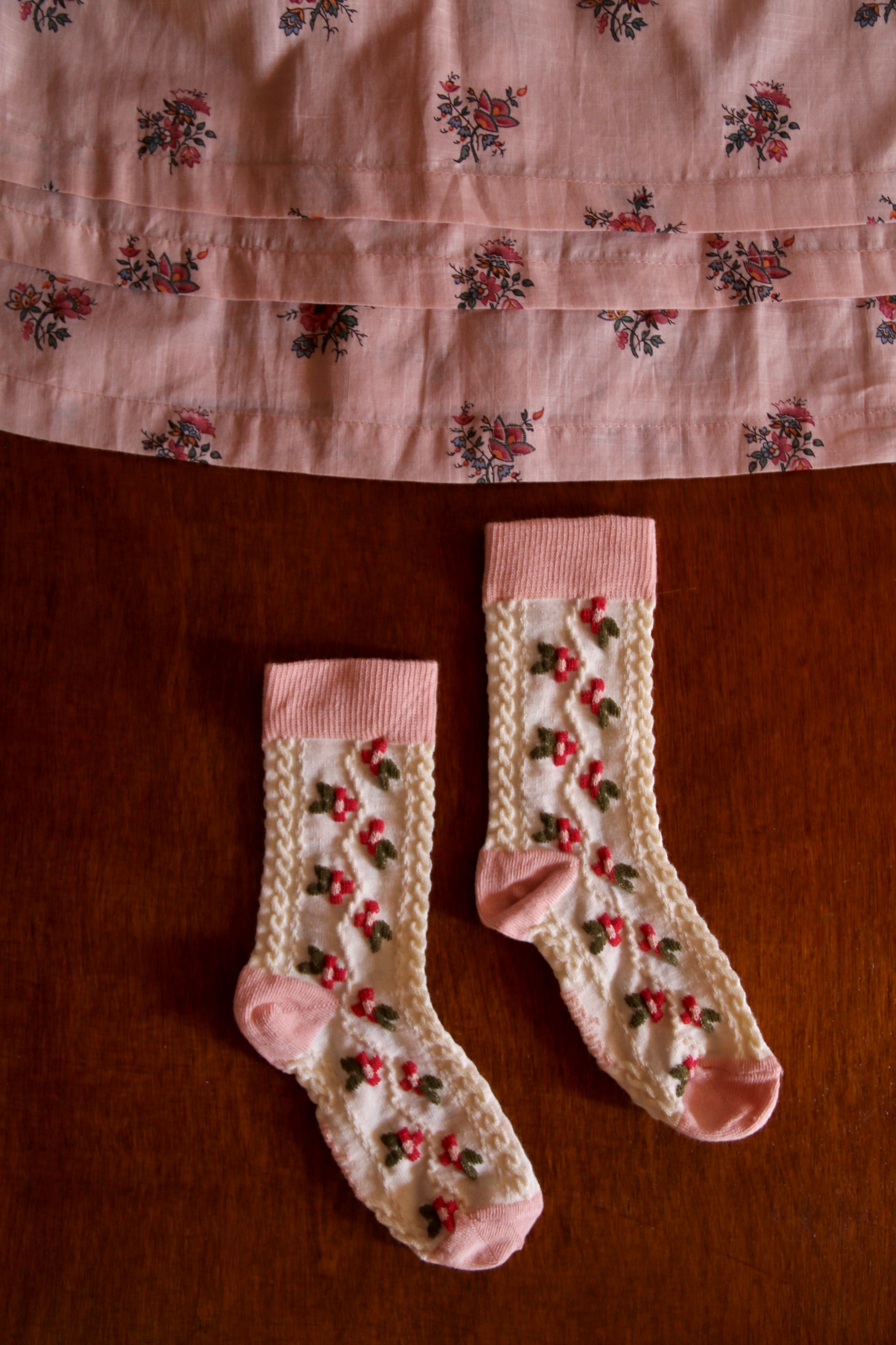 BONJOUR DIARY "Farandole" flower socks Pink