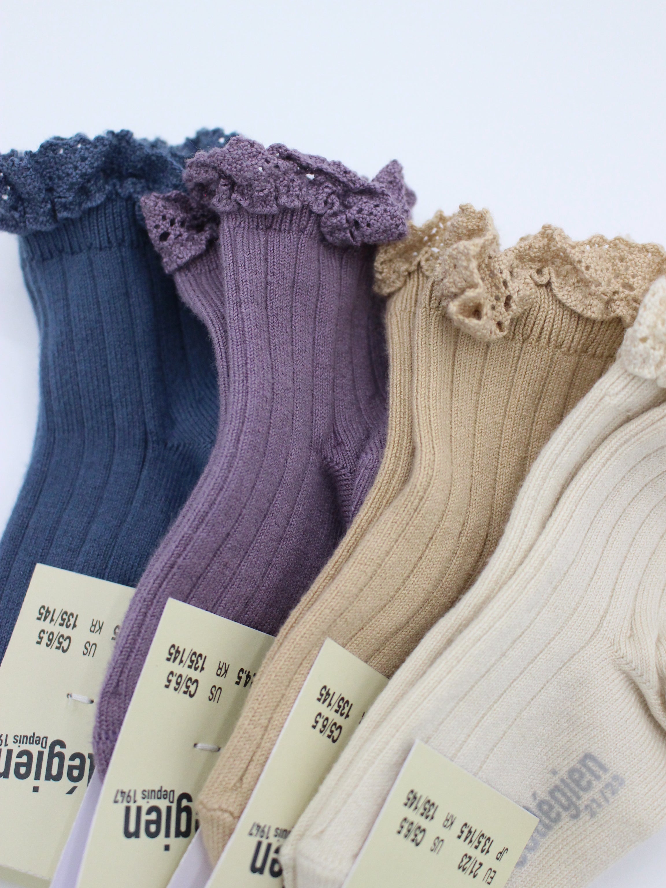 collegien Lili - Lace Trim Ribbed Ankle Socks glycine du japon