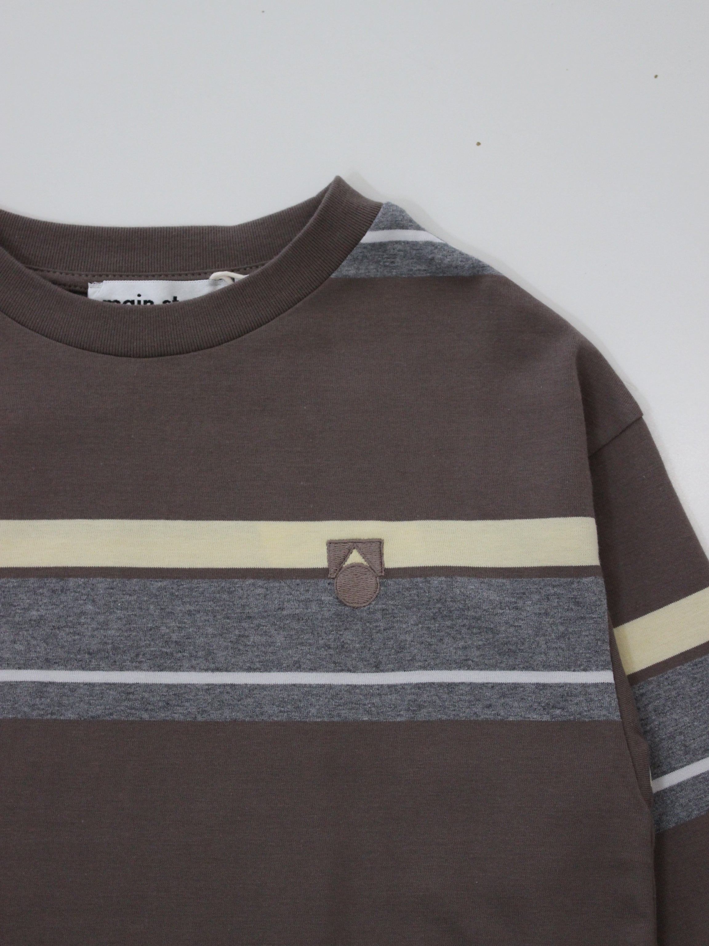 main story Band Tee Chocolate Melange Stripe