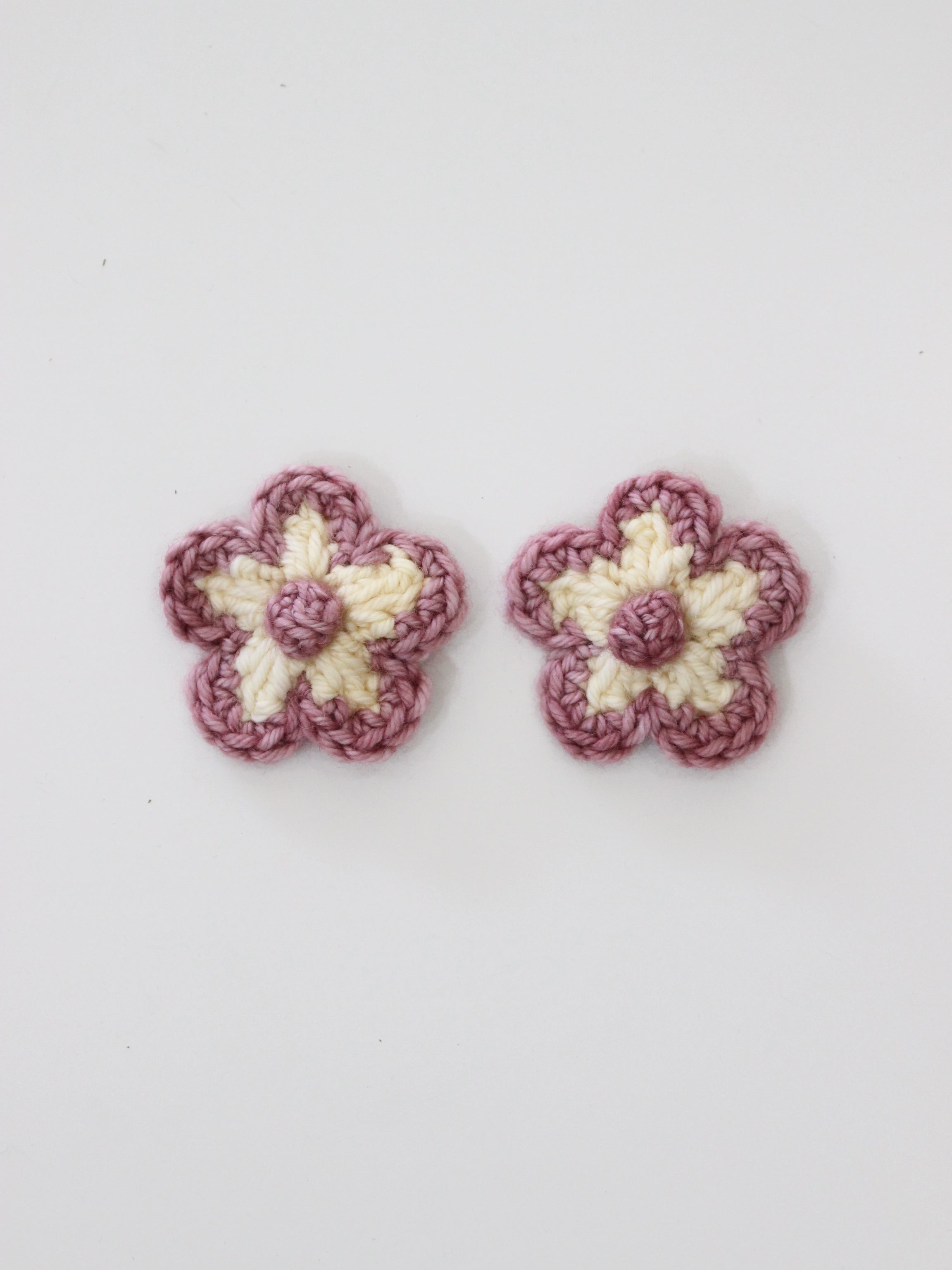 Misha & Puff MEDIUM FLOWER CLIP SET SHORTBREAD 26FA Drop2
