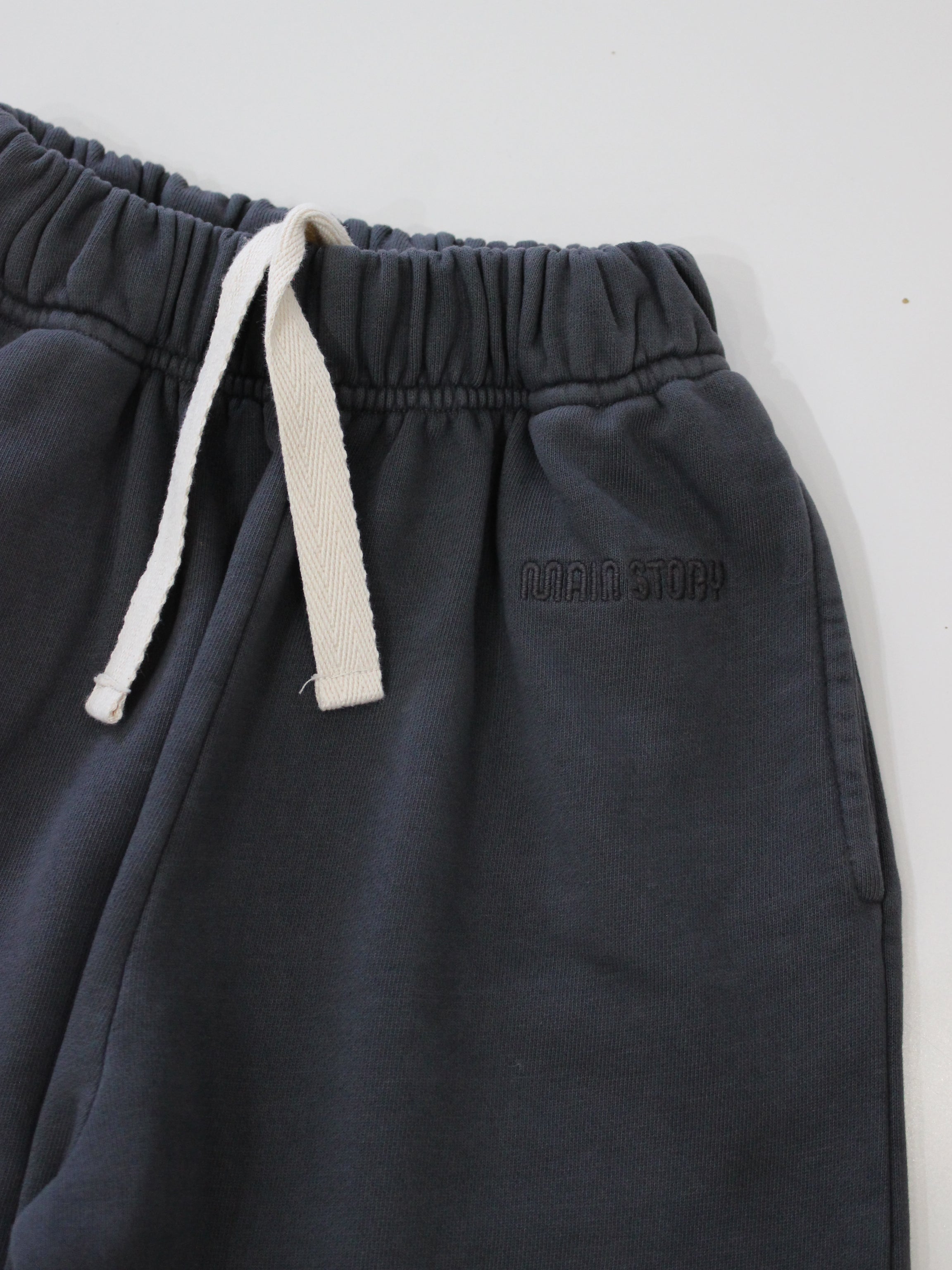 main story Balloon Pant Asphalt