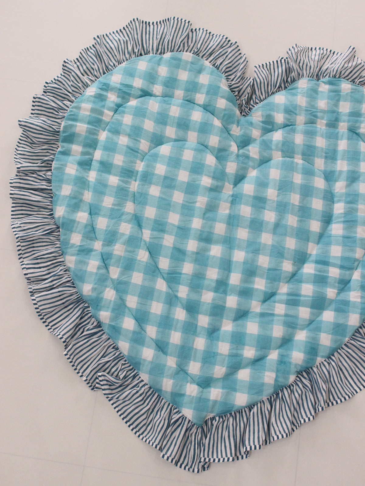 saruche Heart Frill Mat Light Blue Gingham