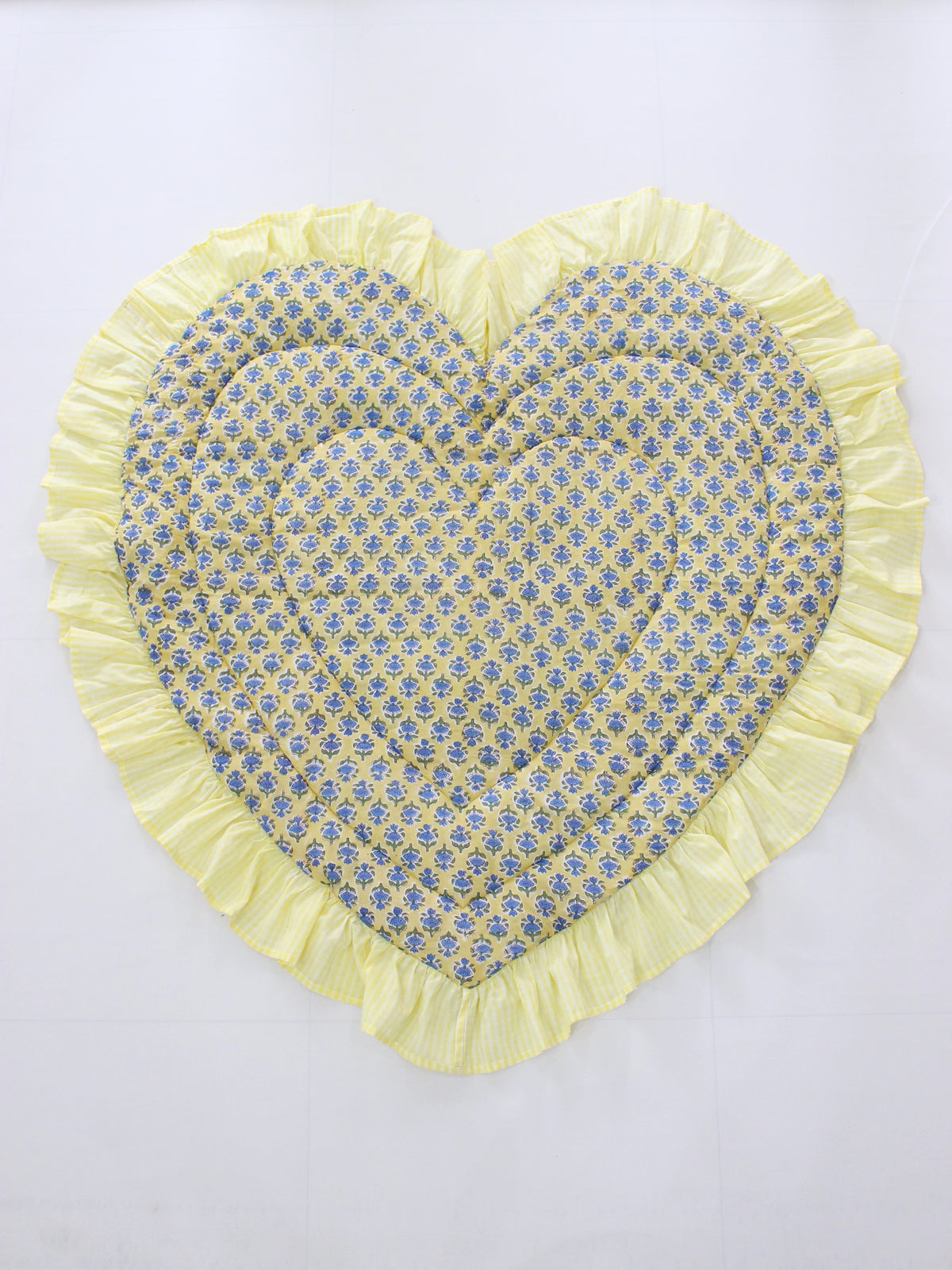saruche Heart Frill Mat Yellow and Blue Flower