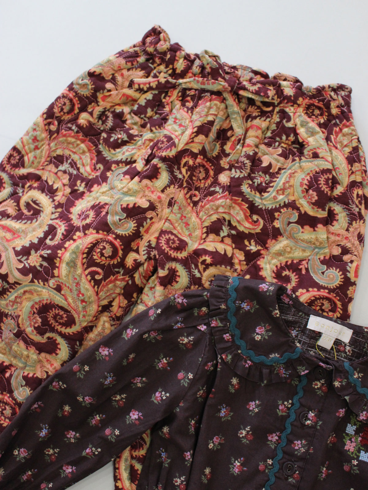 BONJOUR DIARYか Quilted pant Burgundy cashmere print - organic slub