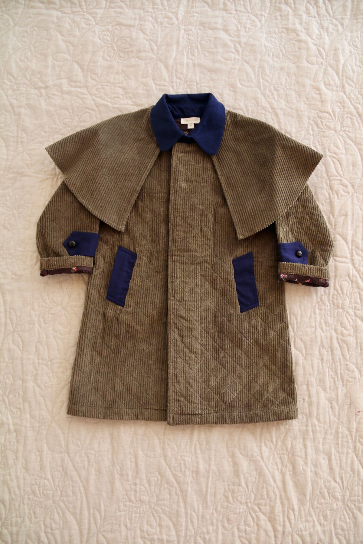 BONJOUR DIARY Trench coat with cape Kaki corduroy / Navy denim collar