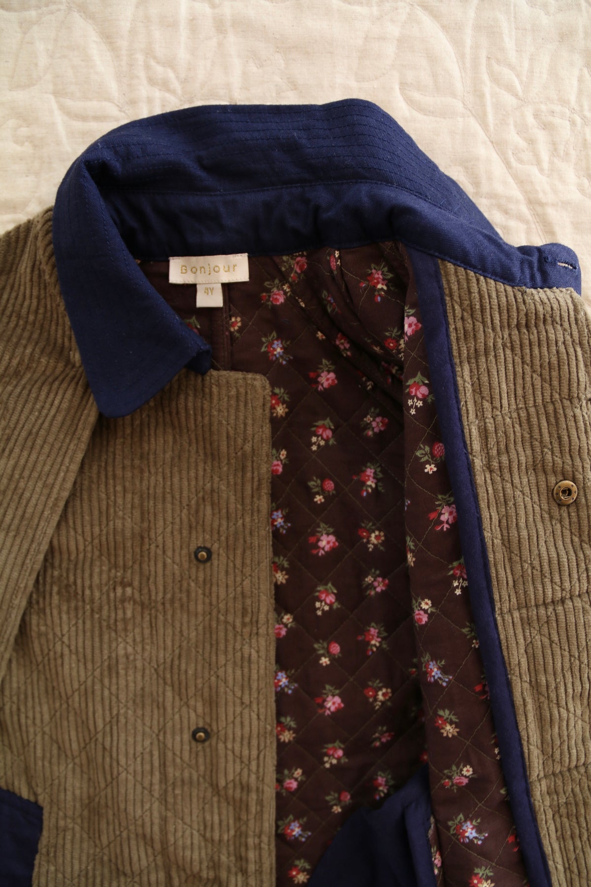BONJOUR DIARY Trench coat with cape Kaki corduroy / Navy denim collar