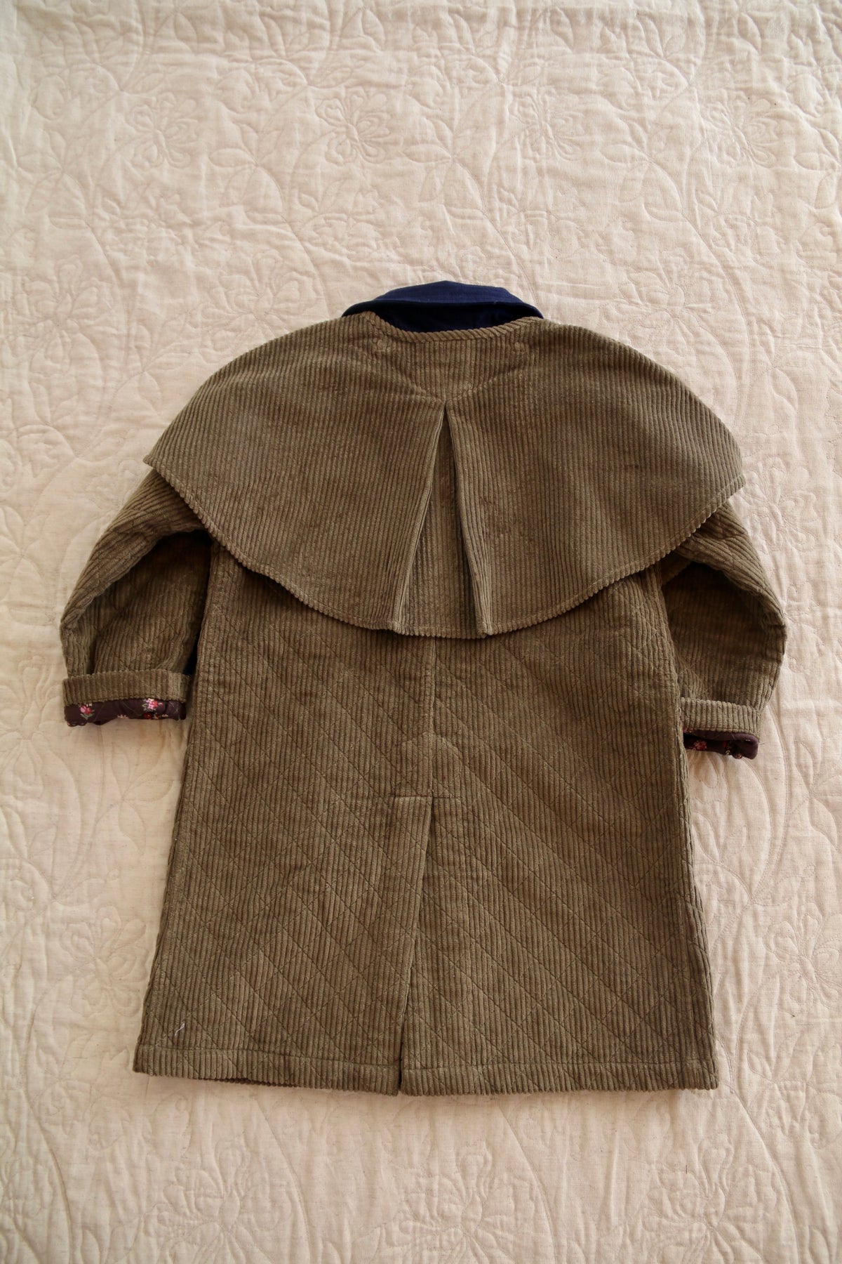 BONJOUR DIARY Trench coat with cape Kaki corduroy / Navy denim collar