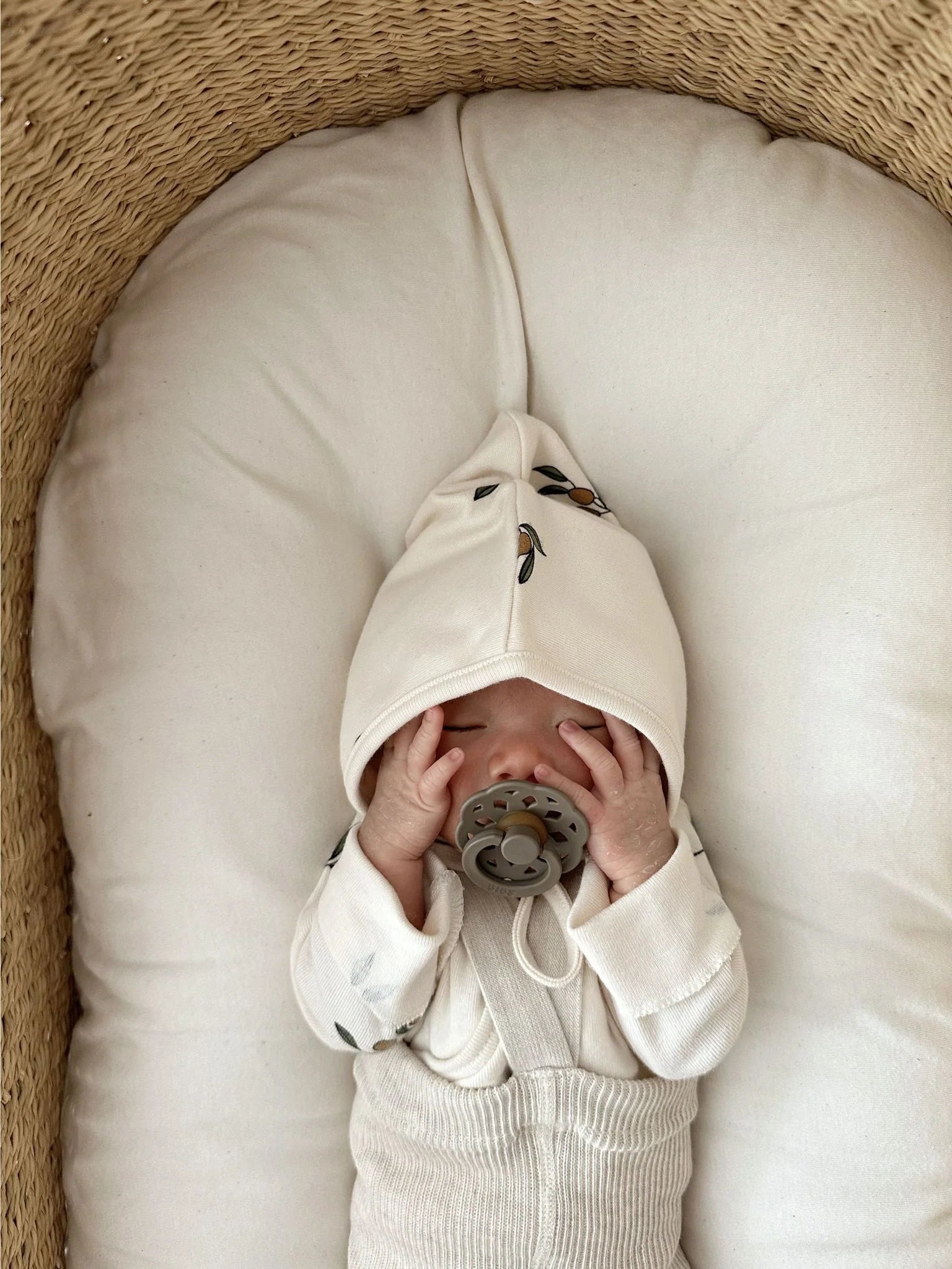 ORGANIC ZOO Olive Garden Pixie Bonnet