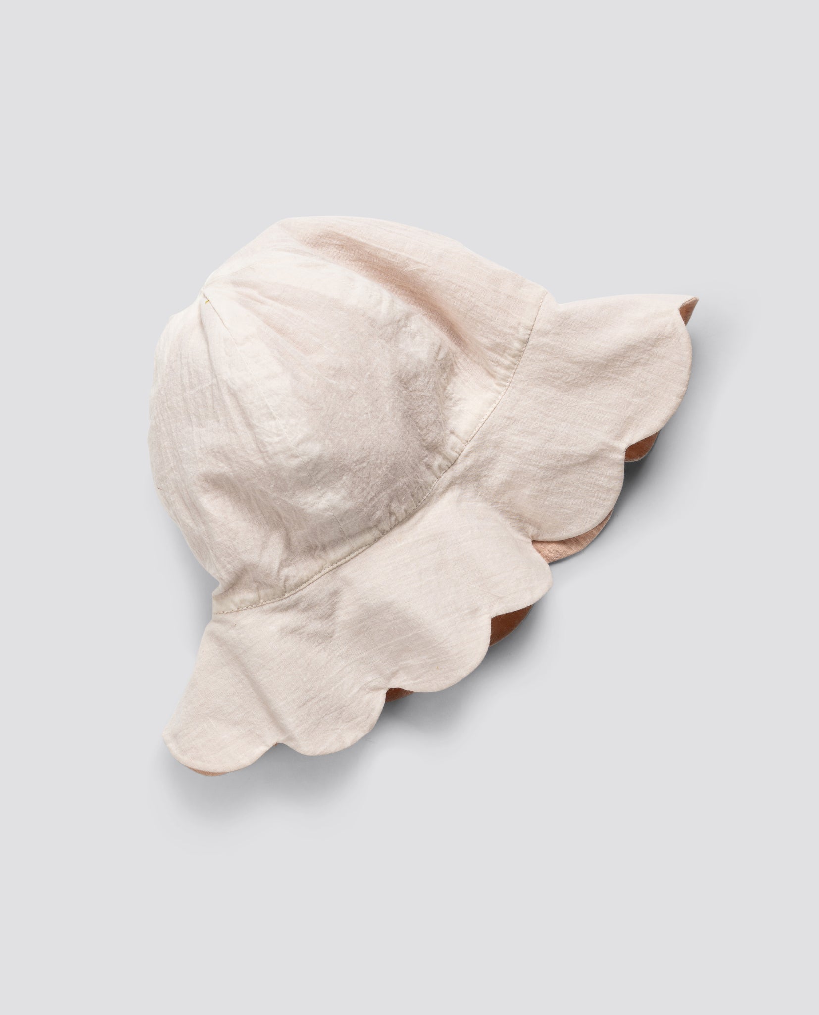 little cotton clothes Scalloped Hat Shell/Powder