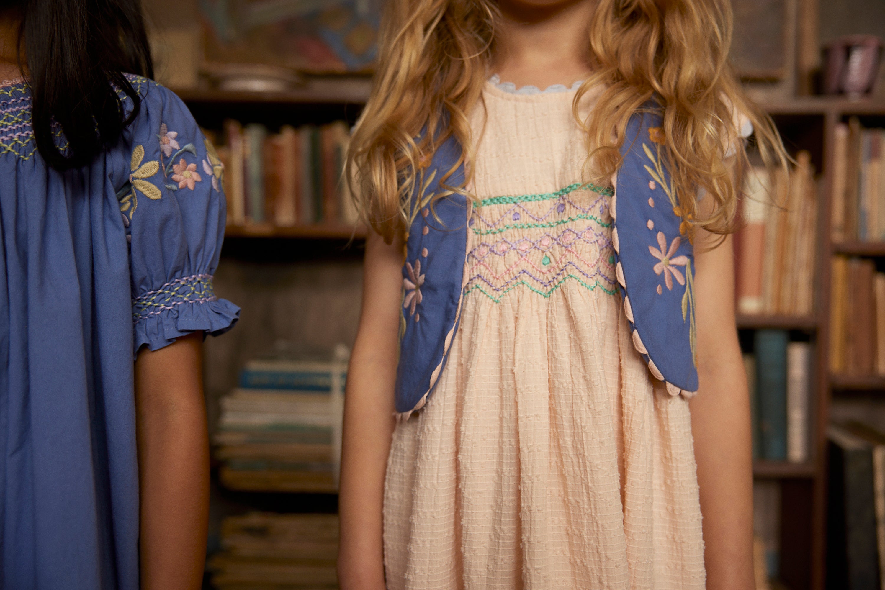 APOLINA VERNA SMOCK DRESS - AZUL