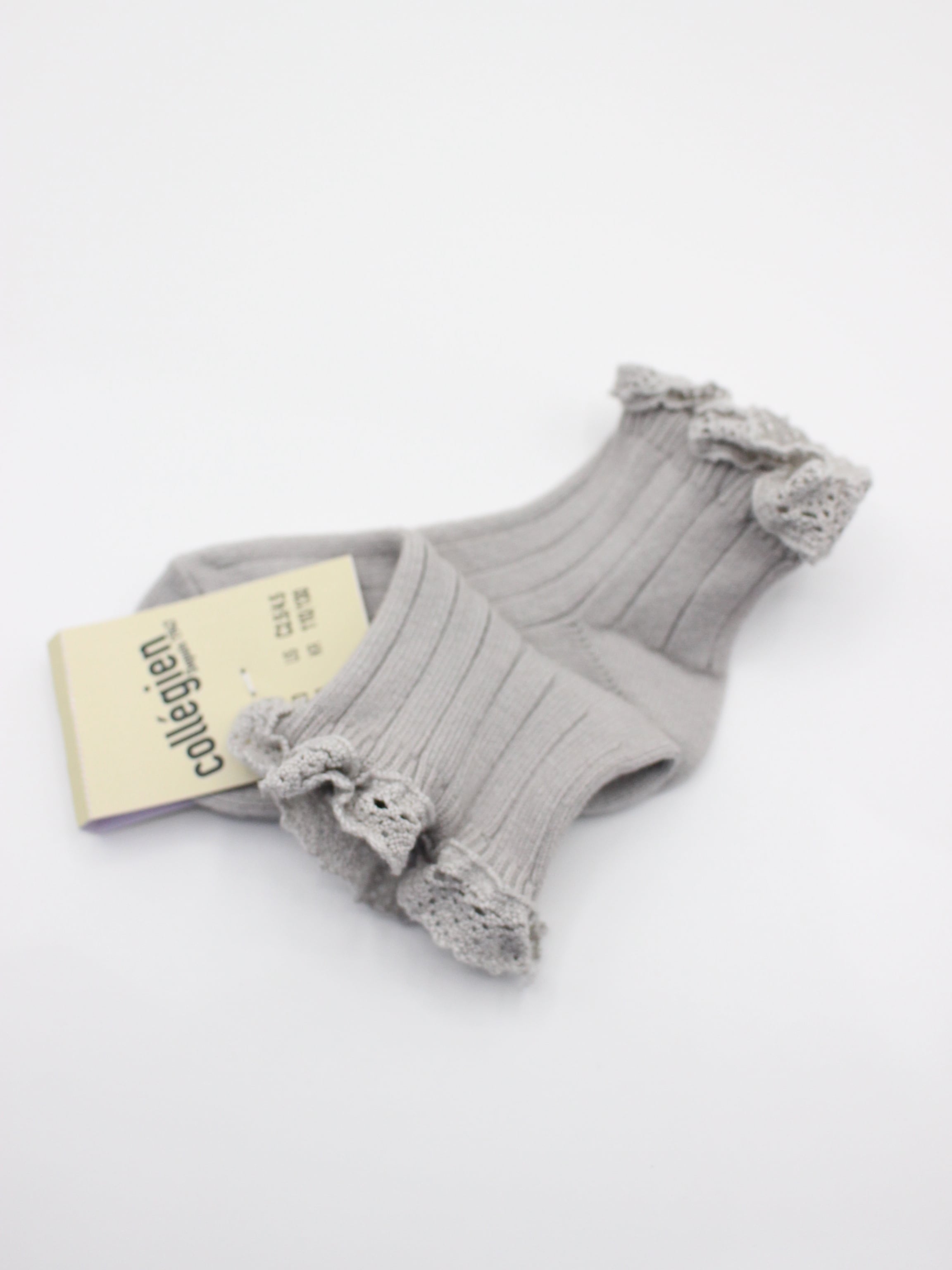 collegien Lili - Lace Trim Ribbed Ankle Socks Gris Perle