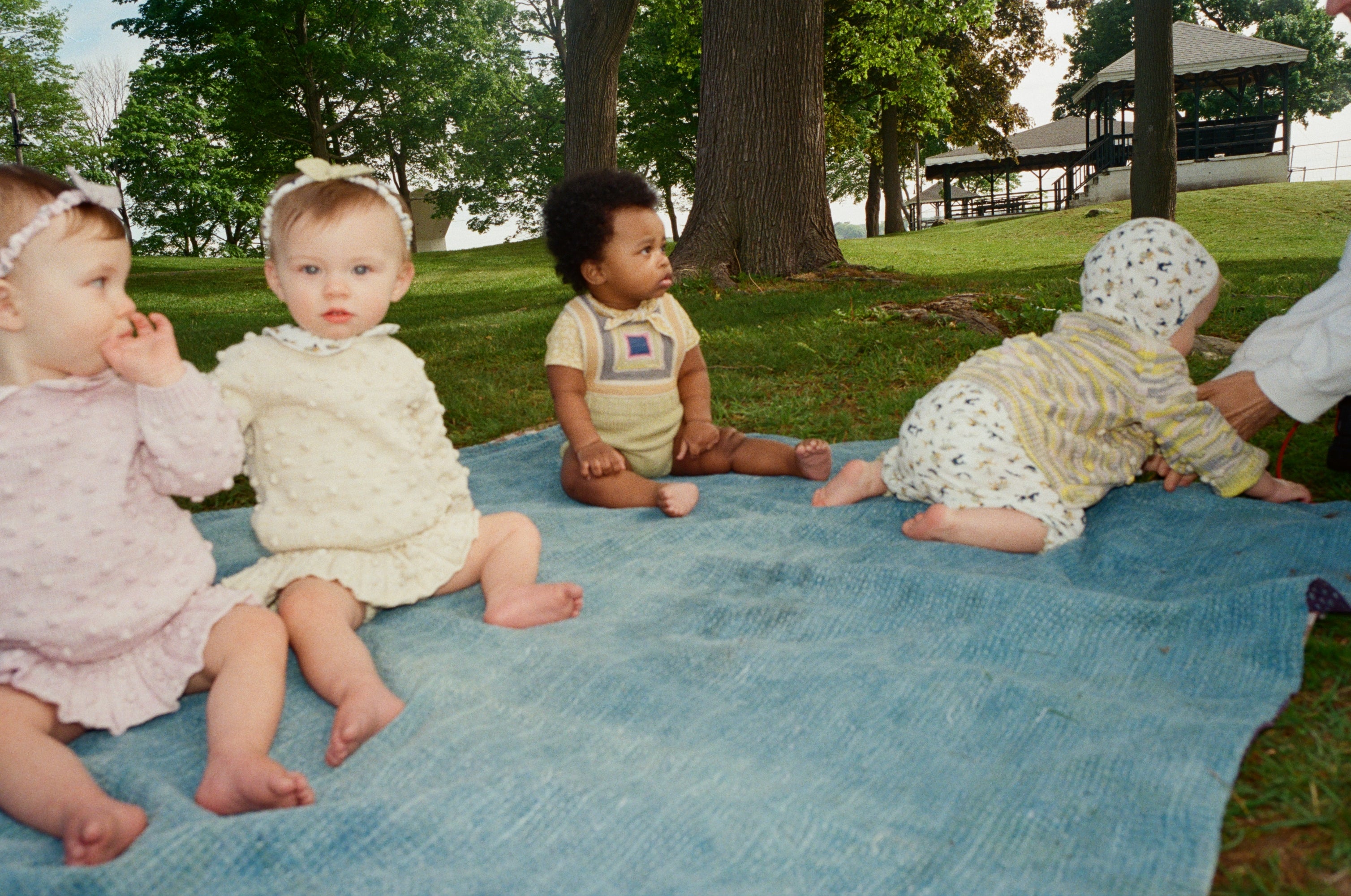 Misha & Puff BABY BONNET MARZIPAN CIRCUS 26ss Drop1