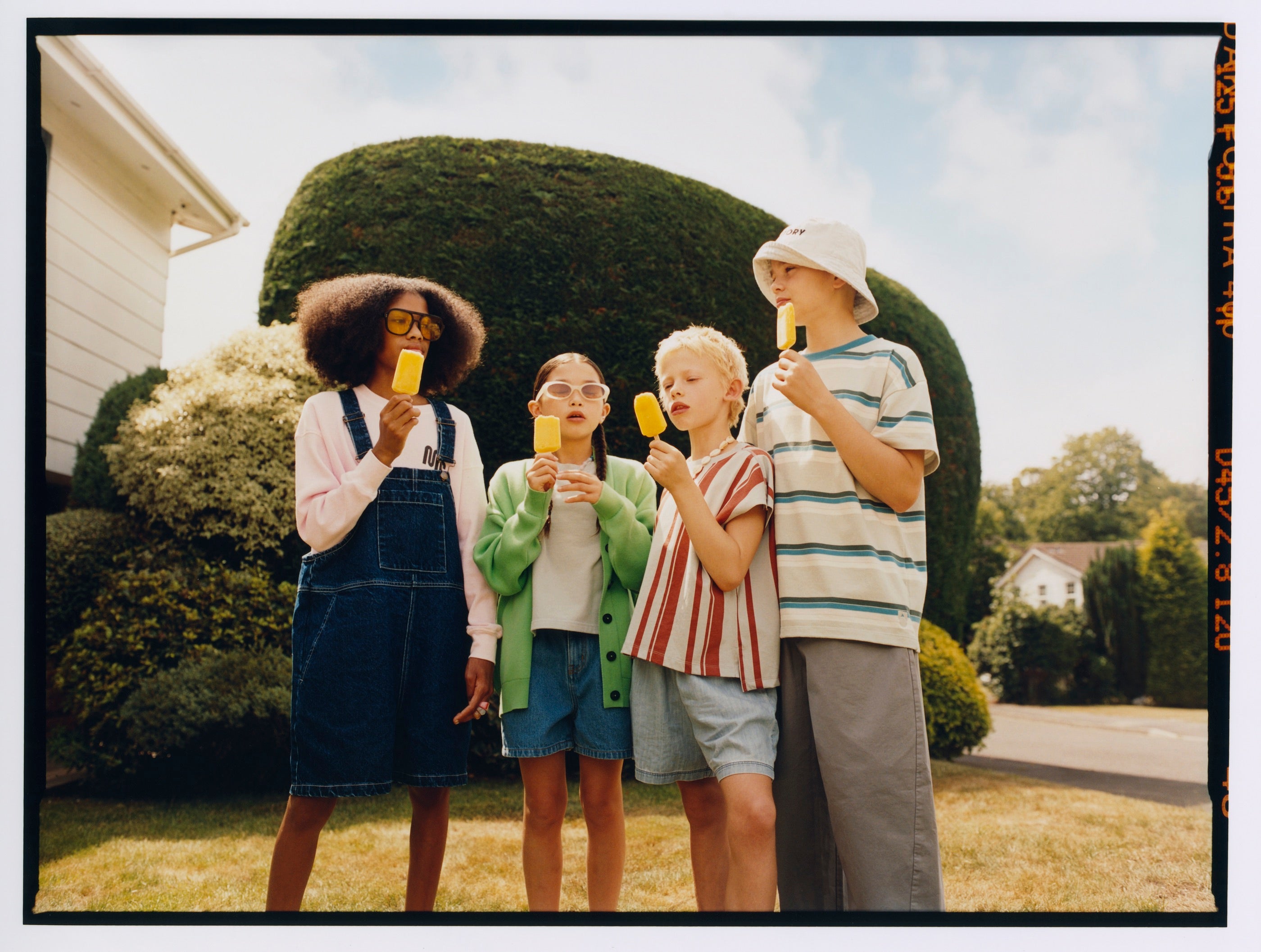 main story　Short Dungaree  Washed Denim