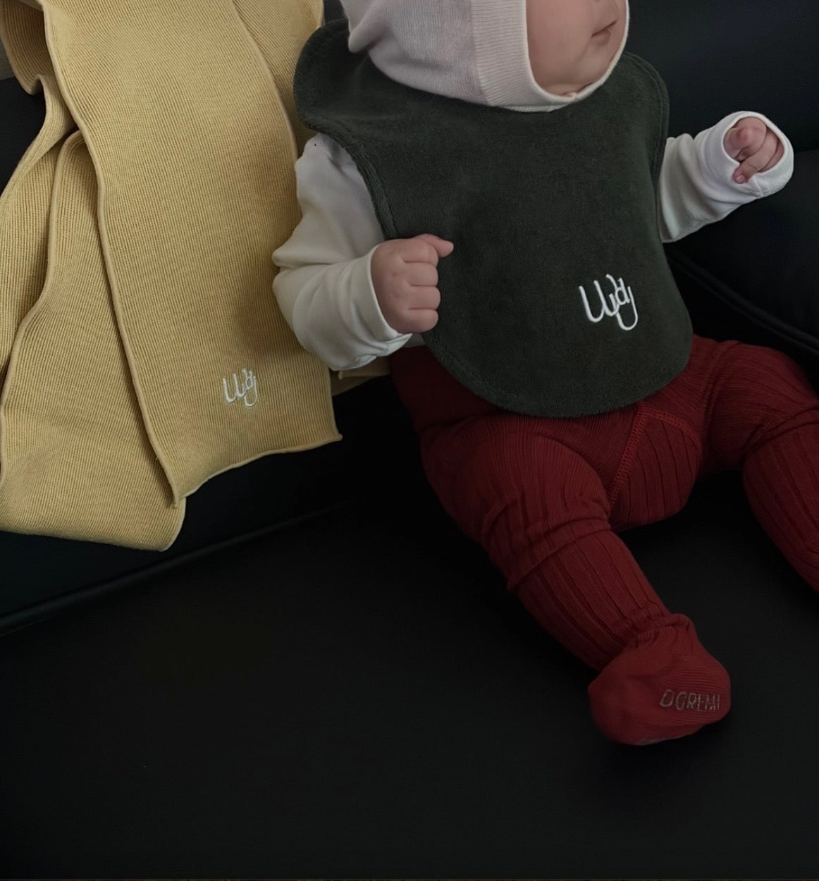 would U  cloud terry bibs　