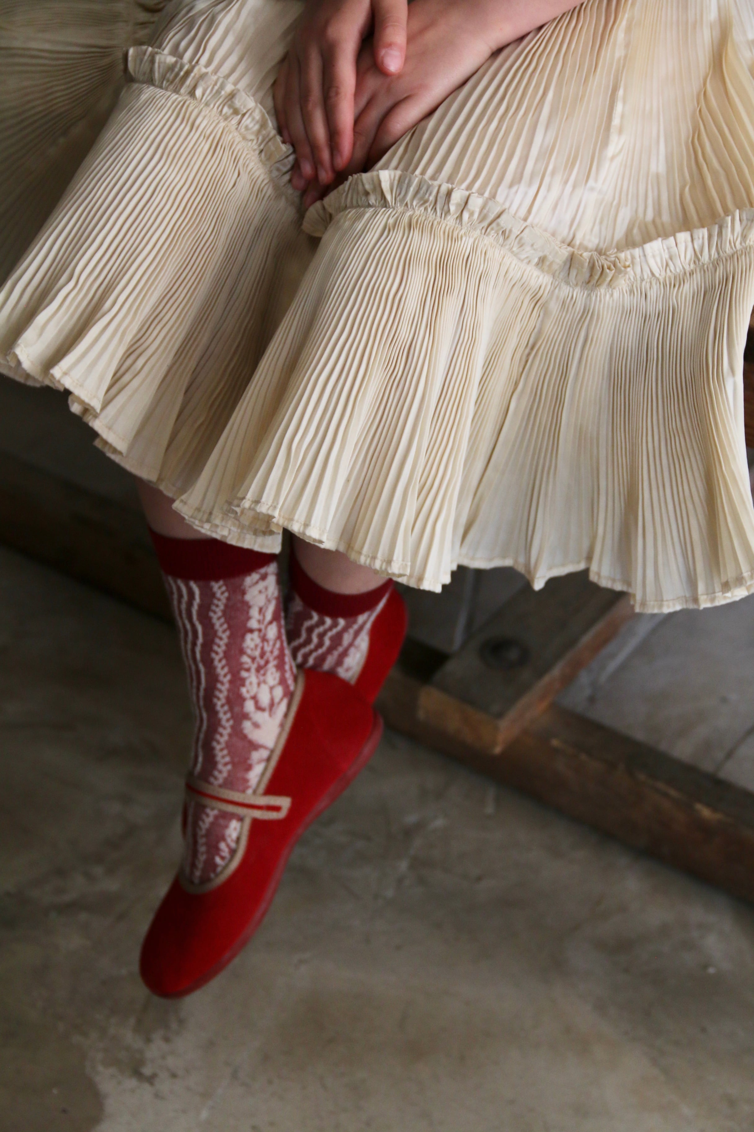 BONJOUR DIARY  Dress pleated ivory taffetas