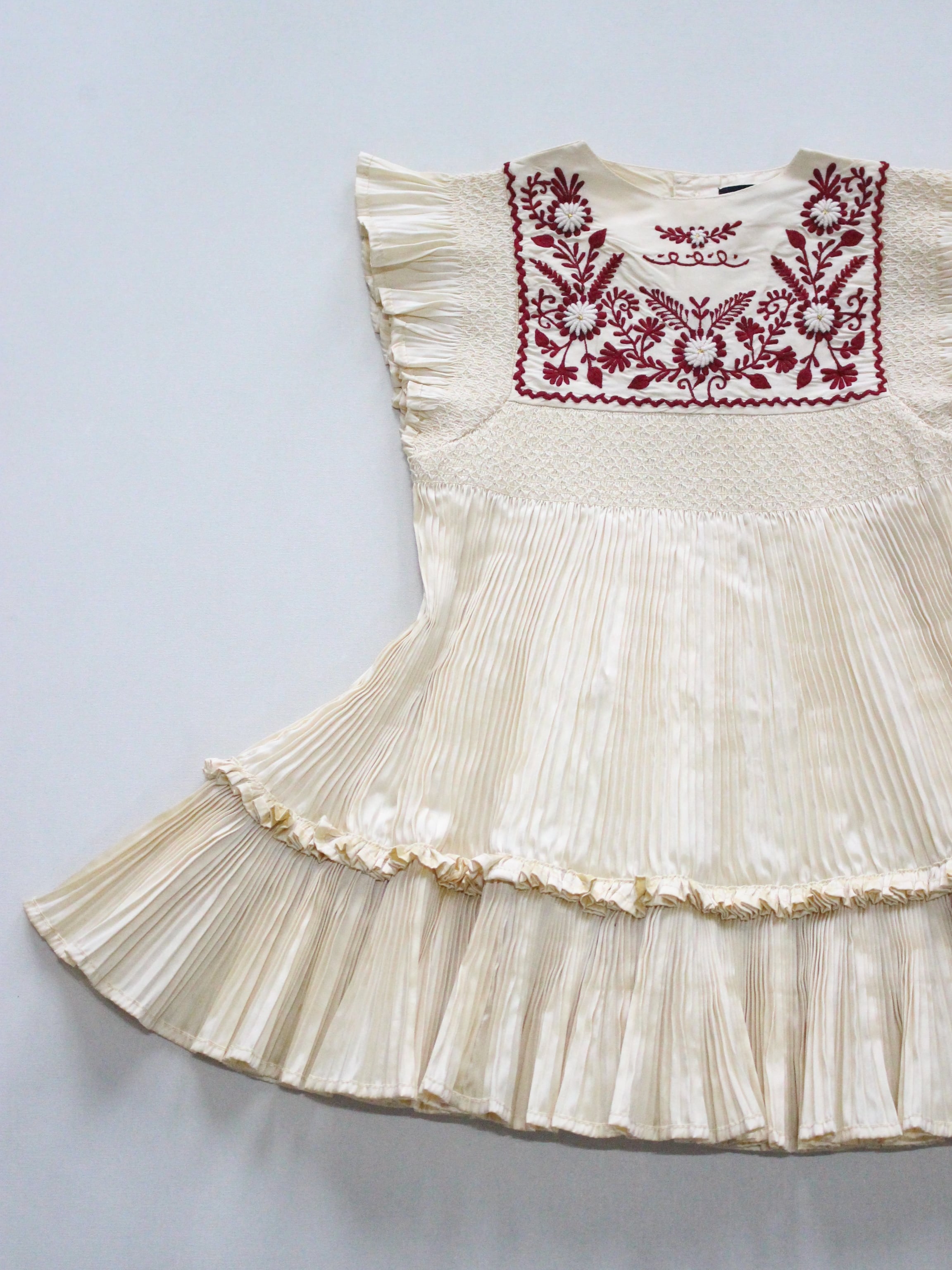 BONJOUR DIARY  Dress pleated ivory taffetas