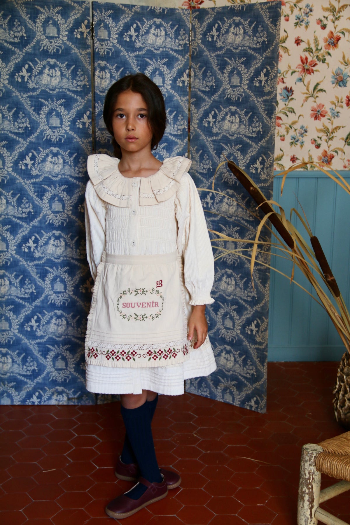 BONJOUR DIARY  Apron with multi color embIvory denim