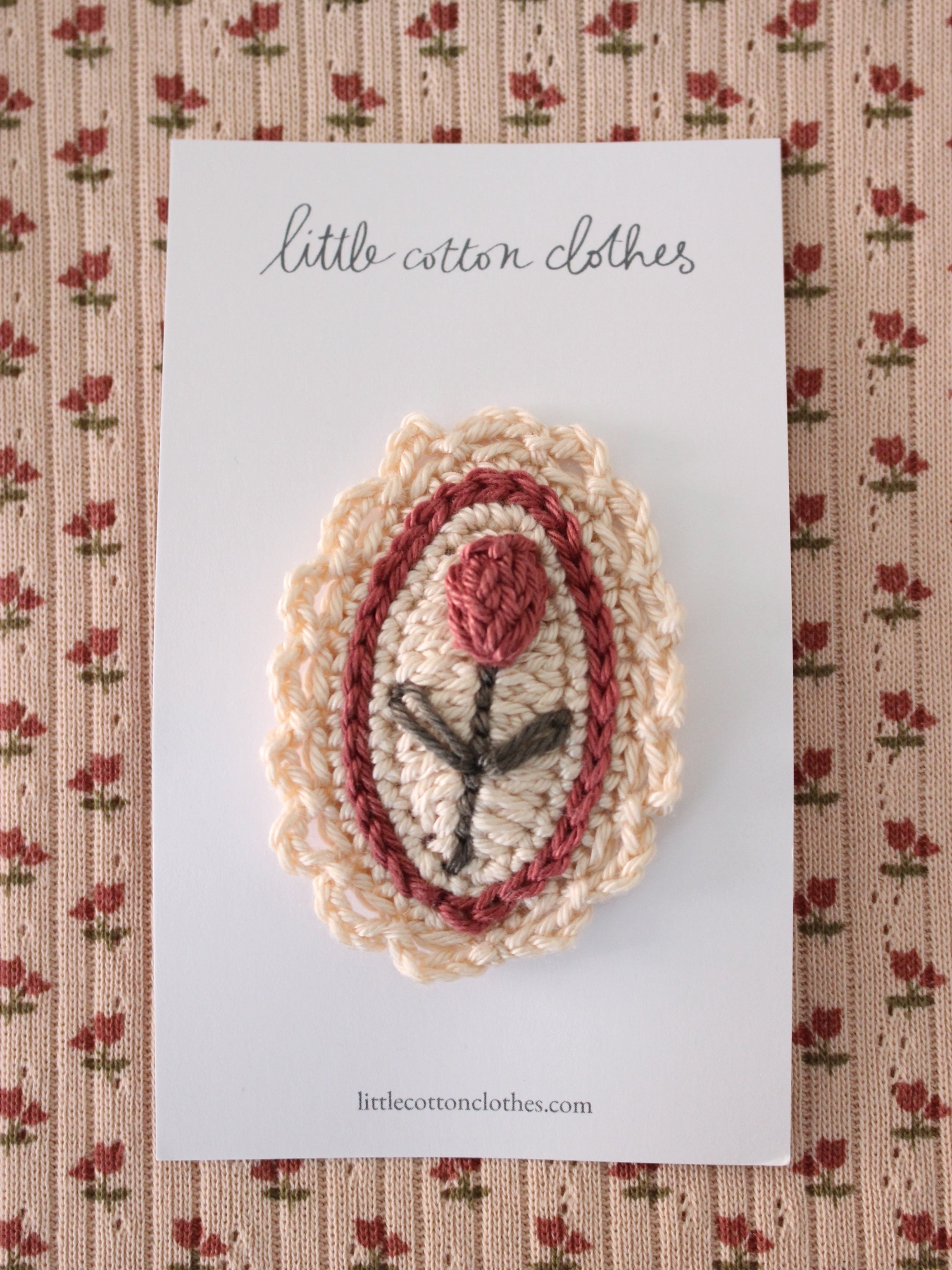 little cotton clothes  Crochet Hair Clip Tulip - Pink