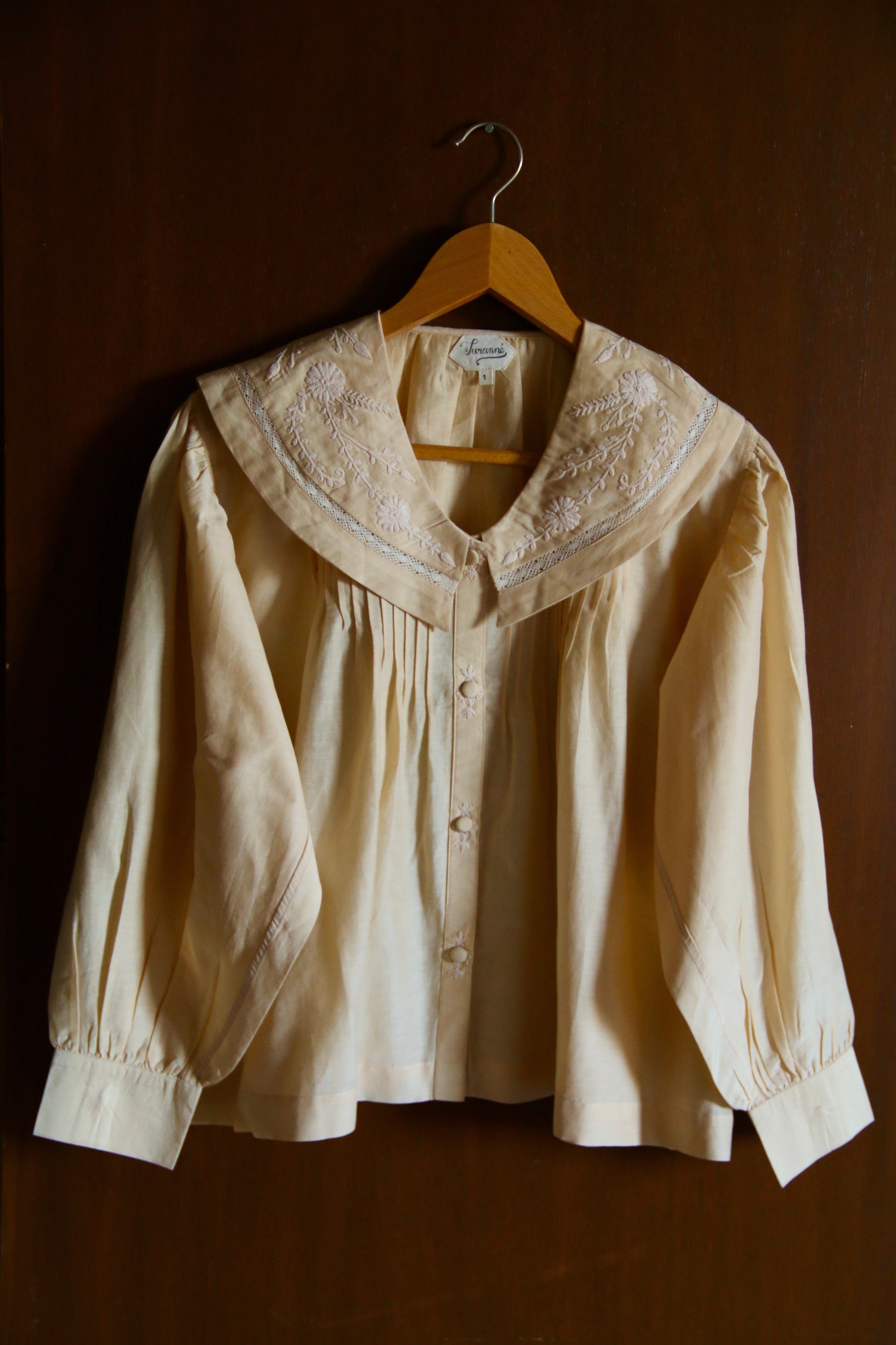 Suranné    Blouse with sailor collar Sand cotton silk  大人SIZE