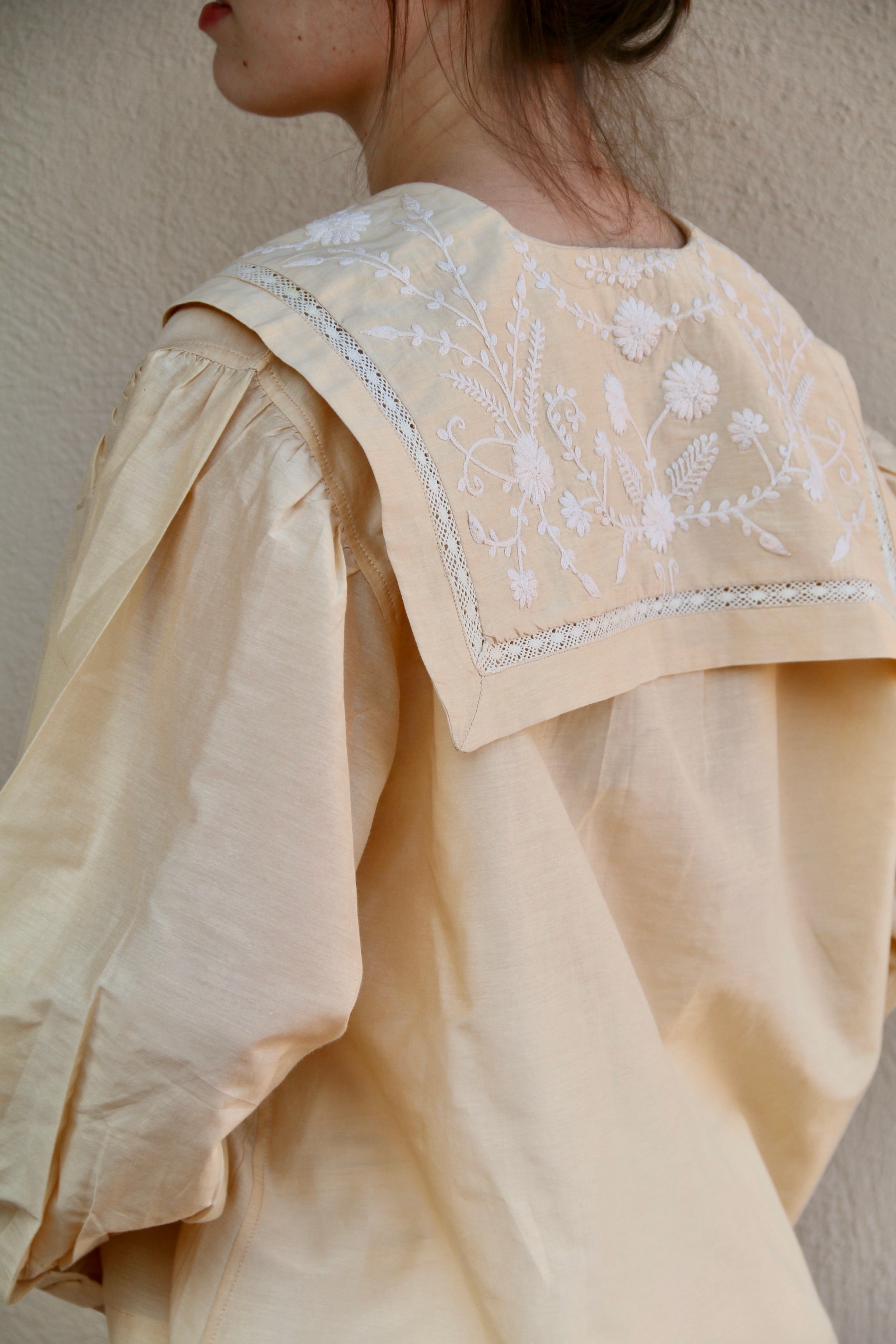 Suranné    Blouse with sailor collar Sand cotton silk  大人SIZE