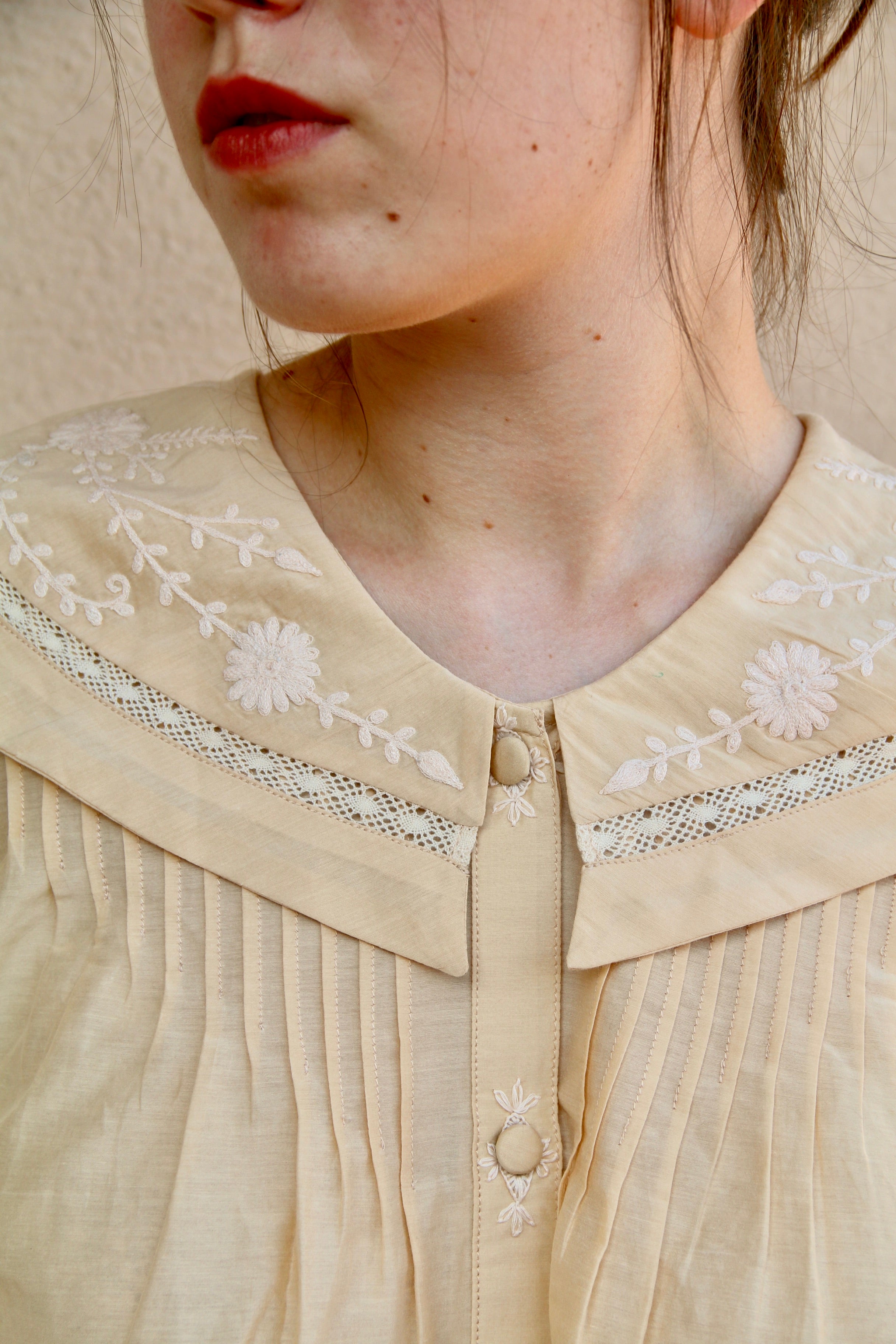 Suranné    Blouse with sailor collar Sand cotton silk  大人SIZE