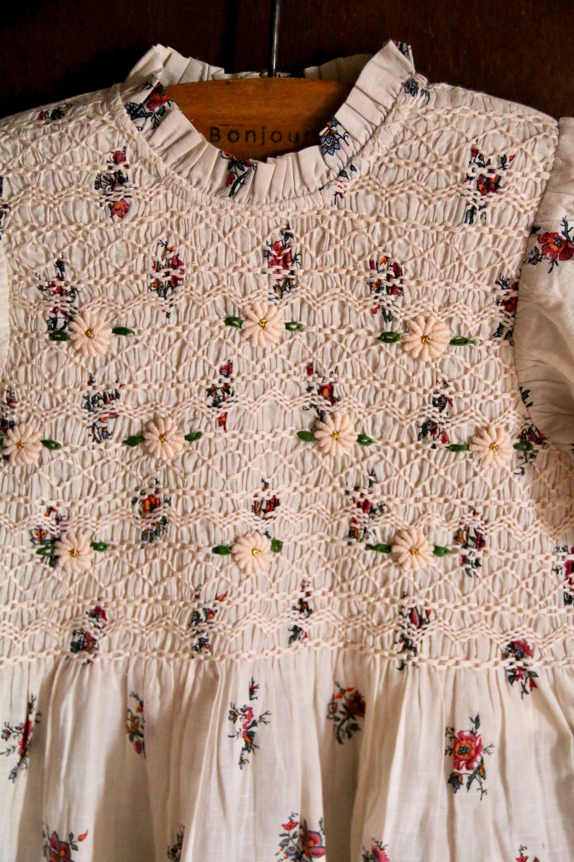 レア韓国限定 bonjour diary handsmocks blouse BONJOUR DIARY Handsmocks blouse Garden flowers print - cotton voile