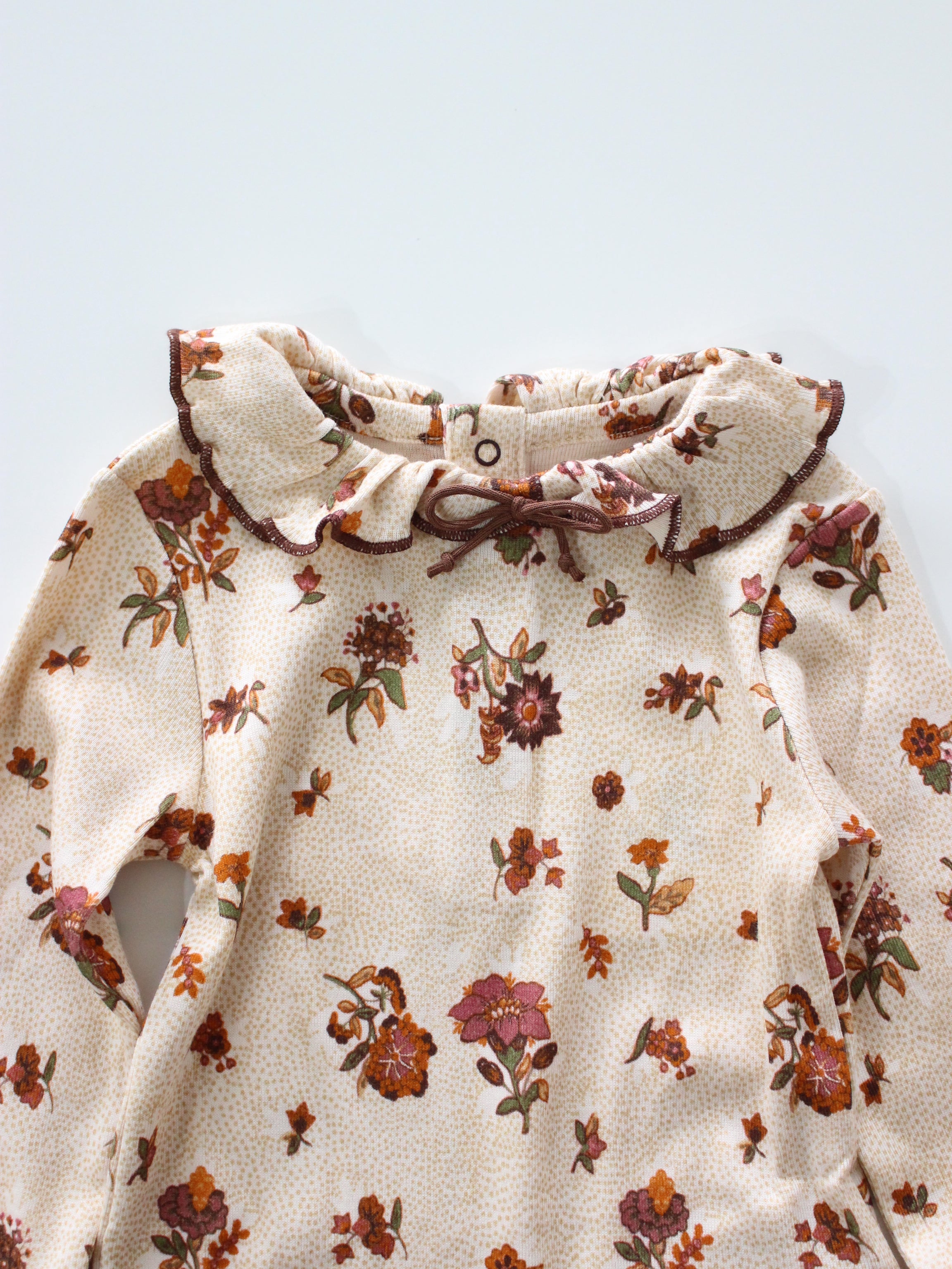 Misha & Puff BABY PATTIE ONESIE (STRING/ANTIQUE ROSE Holyoke Floral) 2
