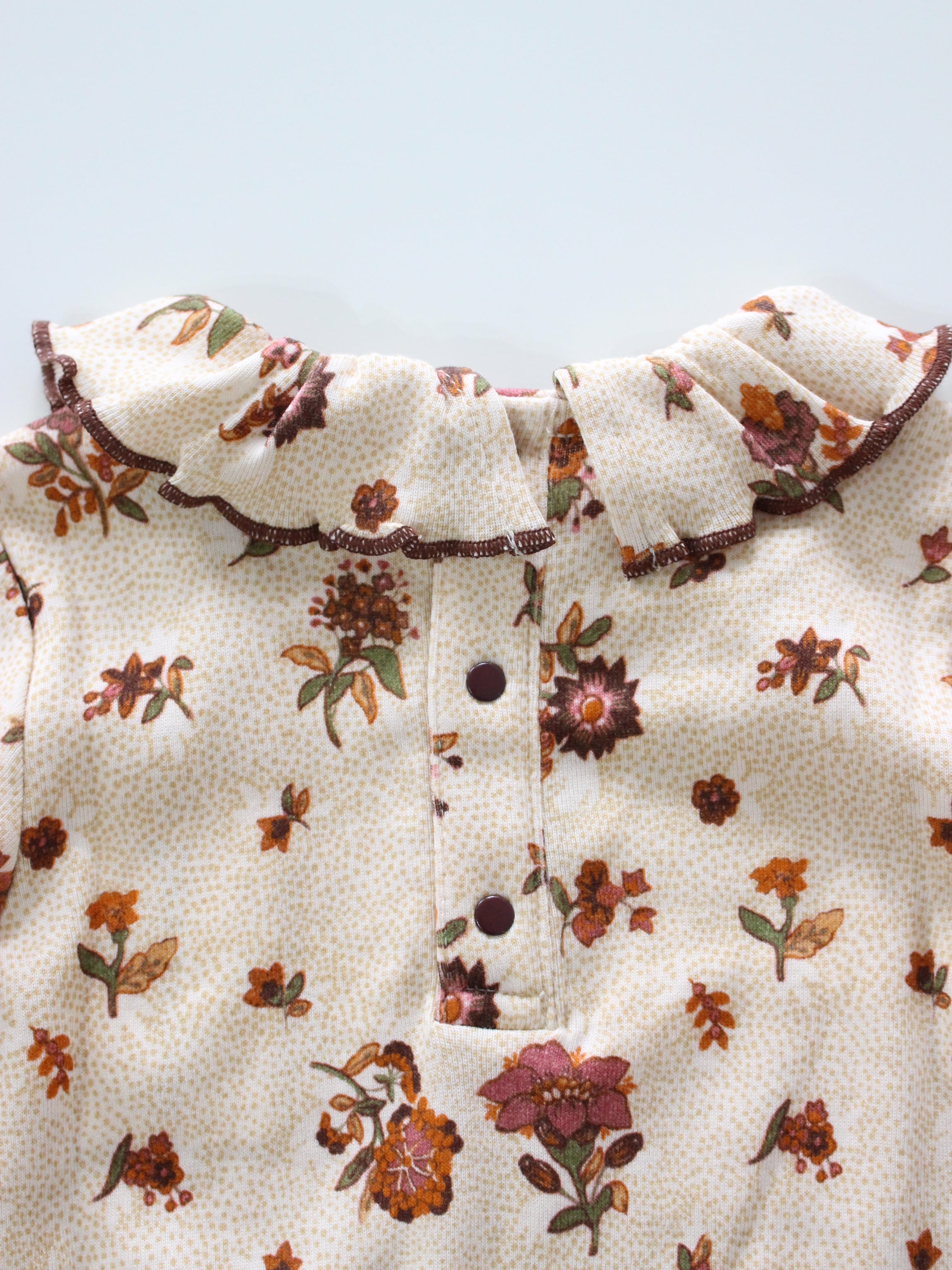 Misha & Puff BABY PATTIE ONESIE (STRING/ANTIQUE ROSE Holyoke Floral) 2