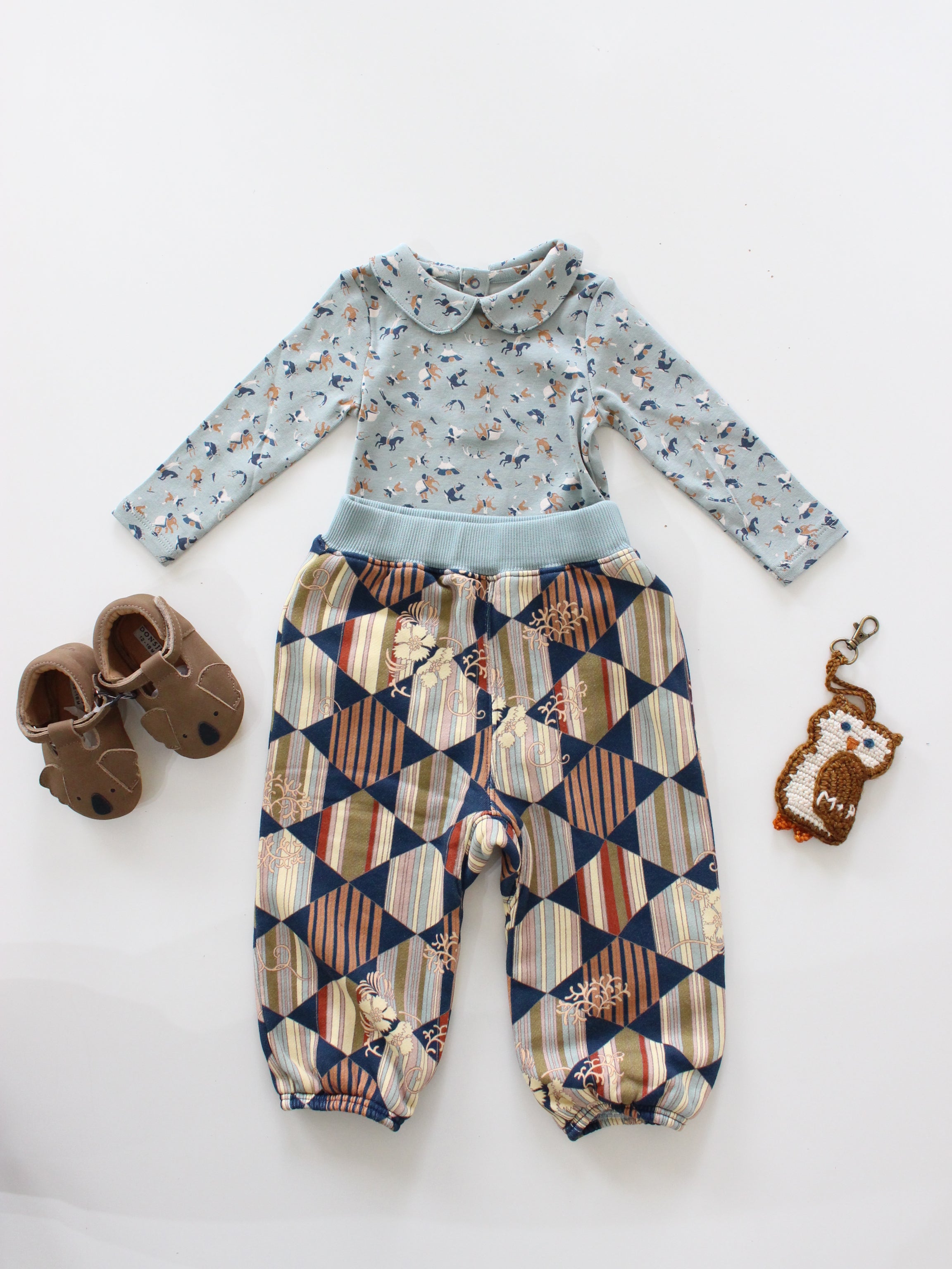 Misha & Puff   BABY PETIT COLLAR ONESIE (ONSEN CIRCUS)   26aw Drop1