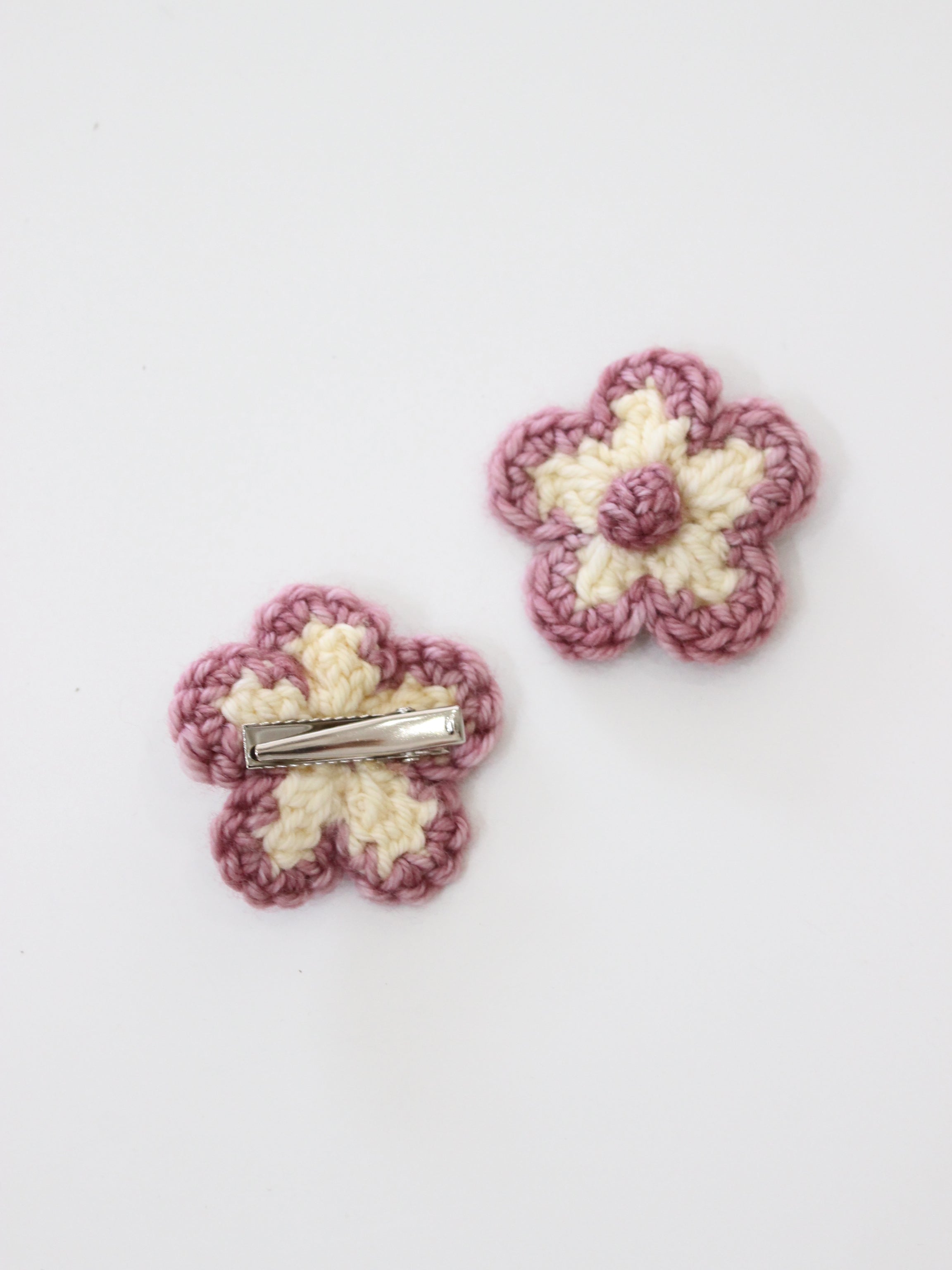 Misha & Puff MEDIUM FLOWER CLIP SET SHORTBREAD   26FA Drop2