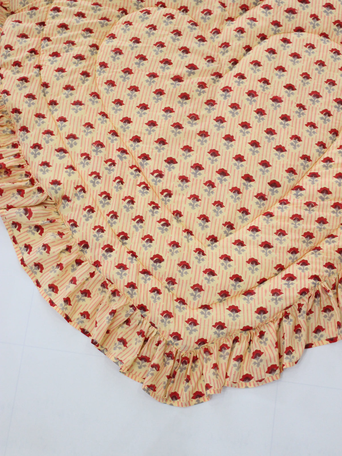 saruche  Heart Frill Mat　 Yellow red