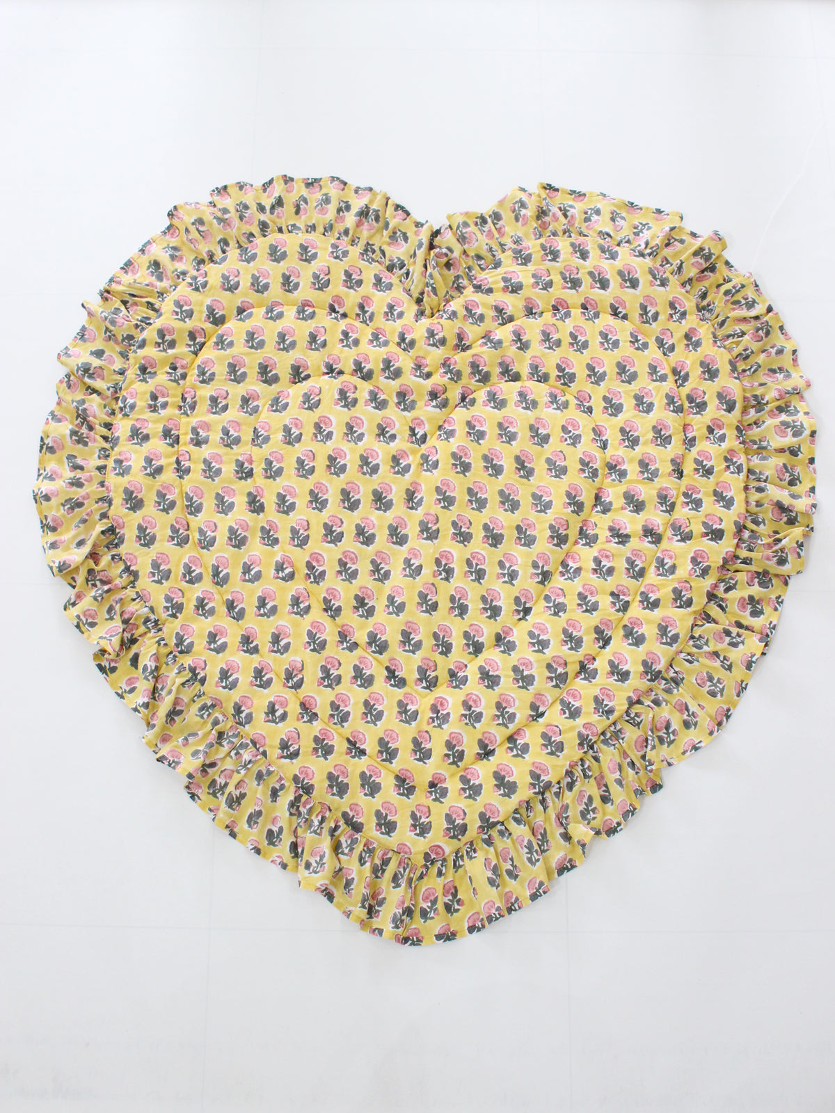 saruche  Heart Frill Mat　 Vintage Yellow