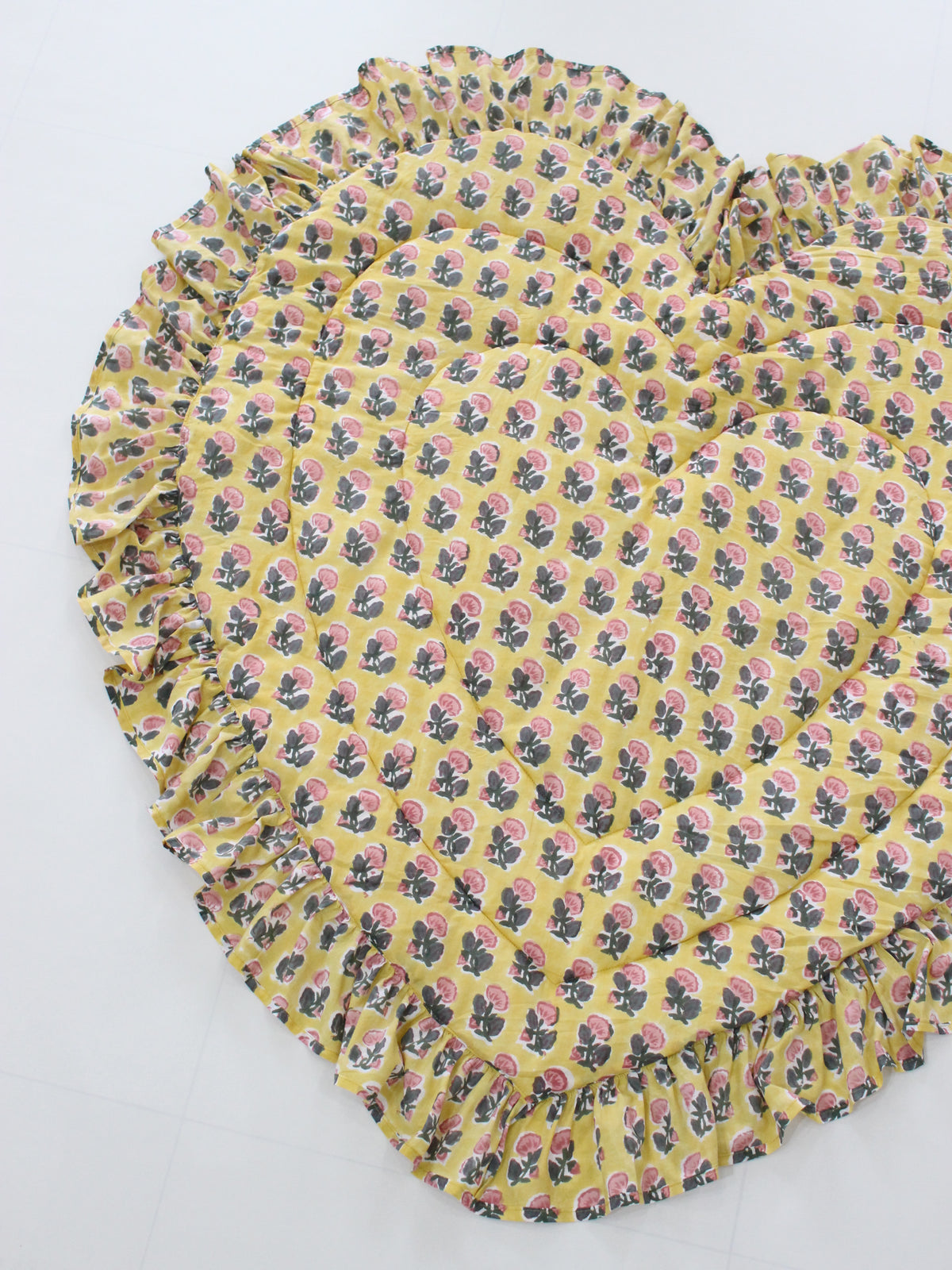saruche  Heart Frill Mat　 Vintage Yellow