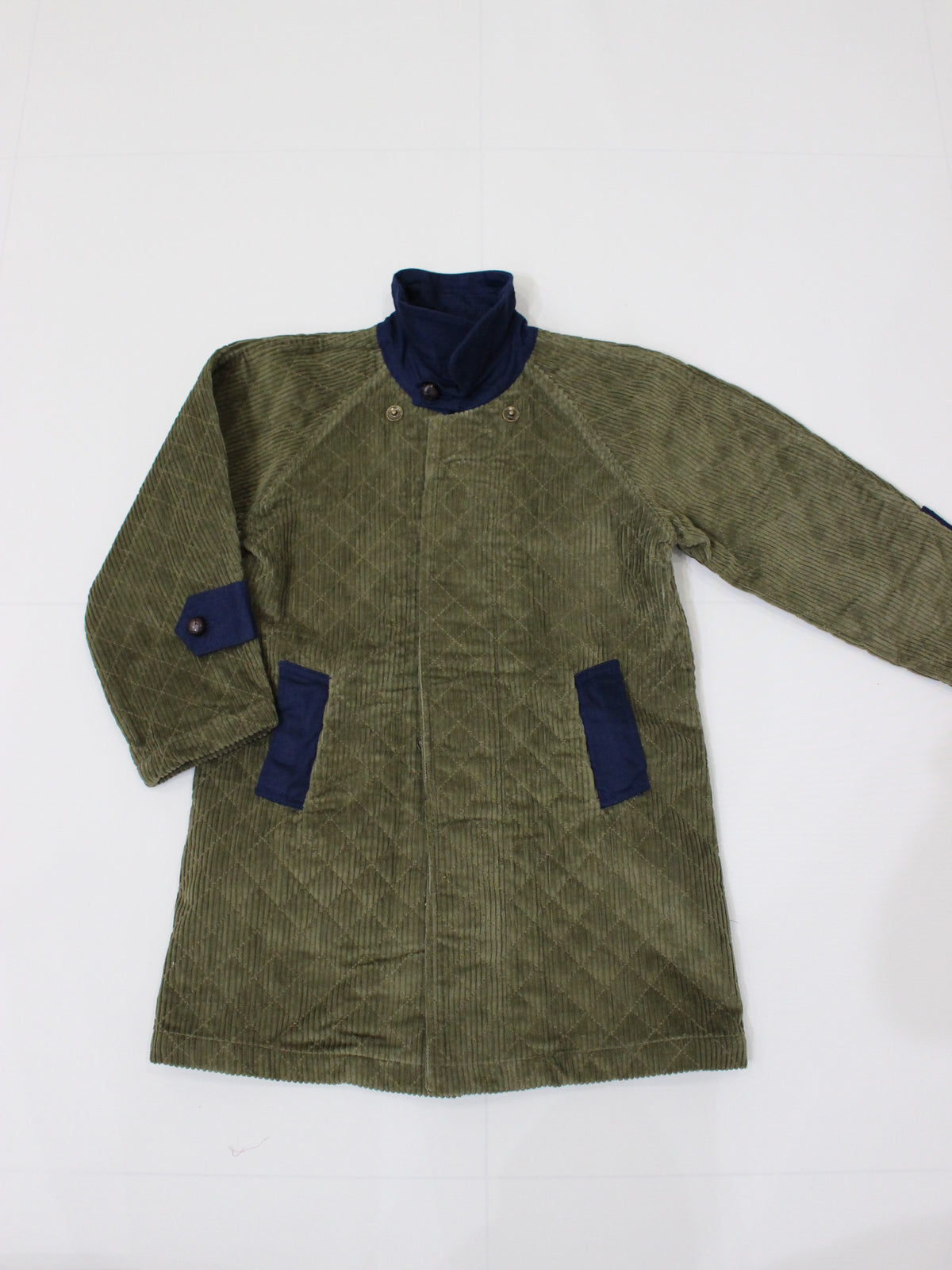 BONJOUR DIARY  Trench coat with cape Kaki corduroy / Navy denim collar
