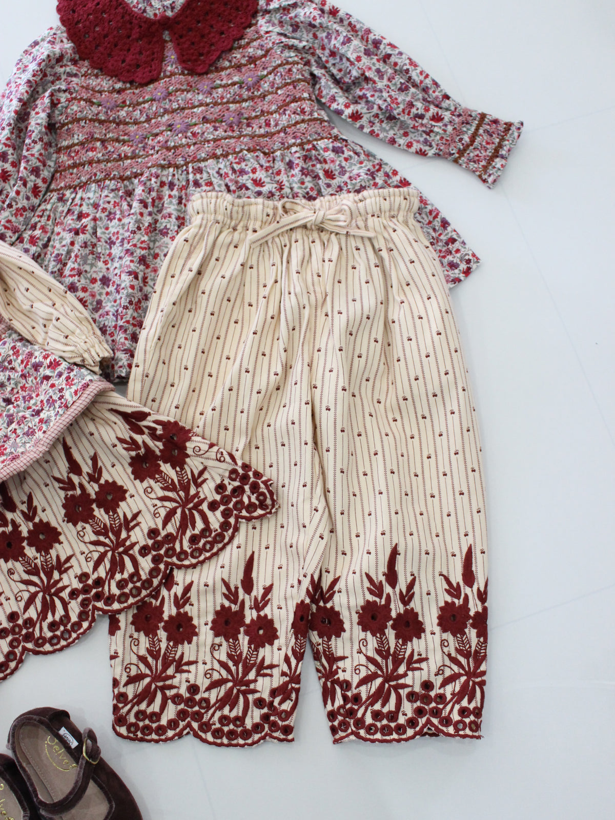BONJOUR DIARY  Trousers Provencal print - denim eyelette 2