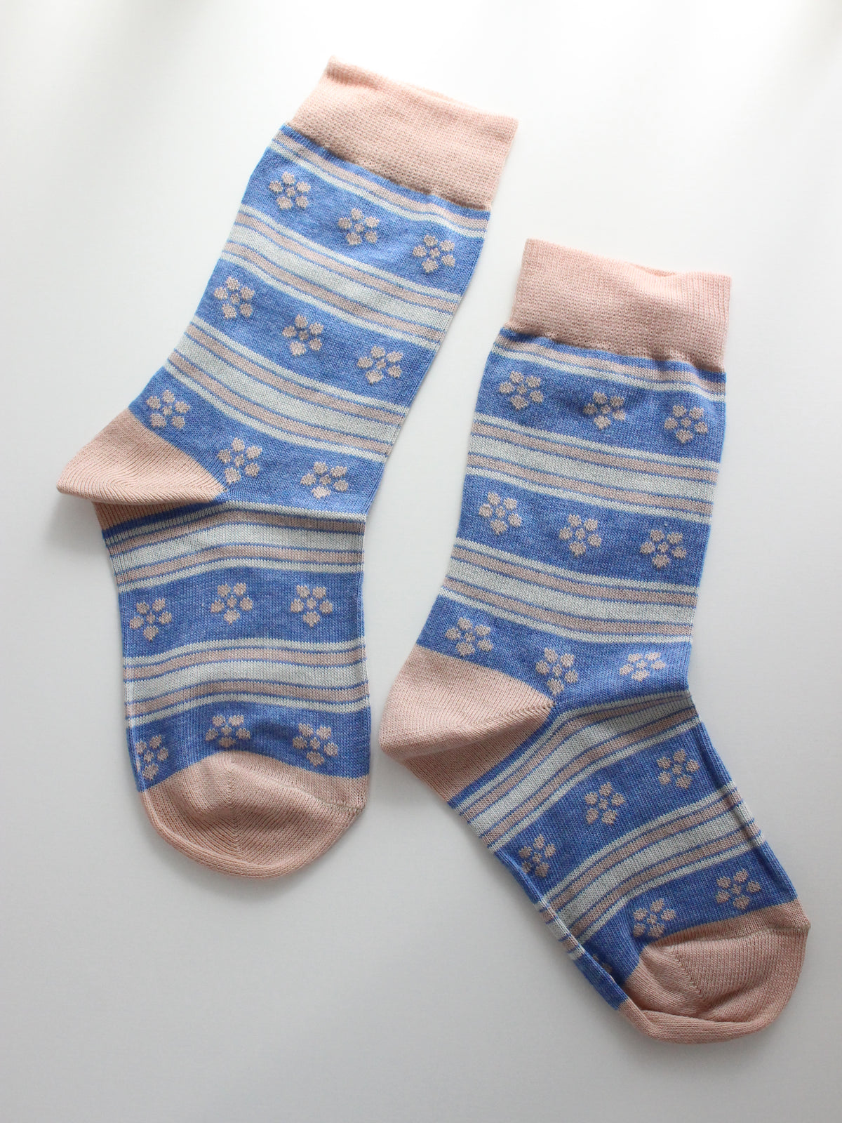 APOLINA  ALPINE FLORAL ANKLE SOCK - DRIED ROSE/LAKE
