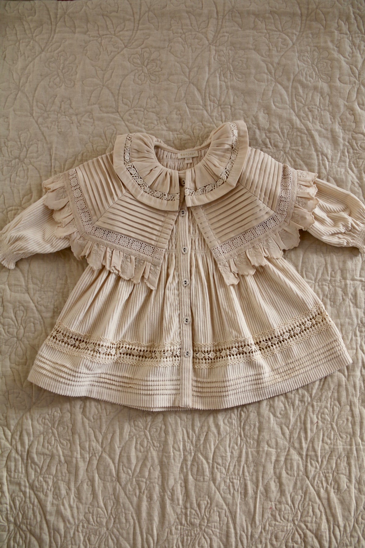 BONJOUR DIARY  Cape collar Ivory denim