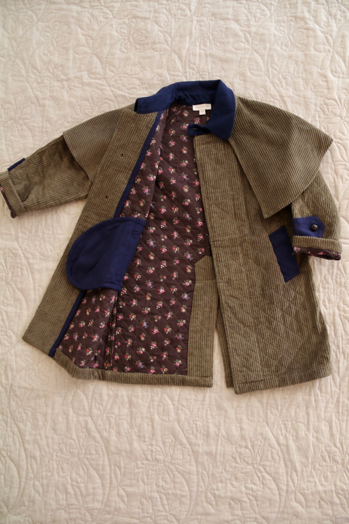 BONJOUR DIARY  Trench coat with cape Kaki corduroy / Navy denim collar