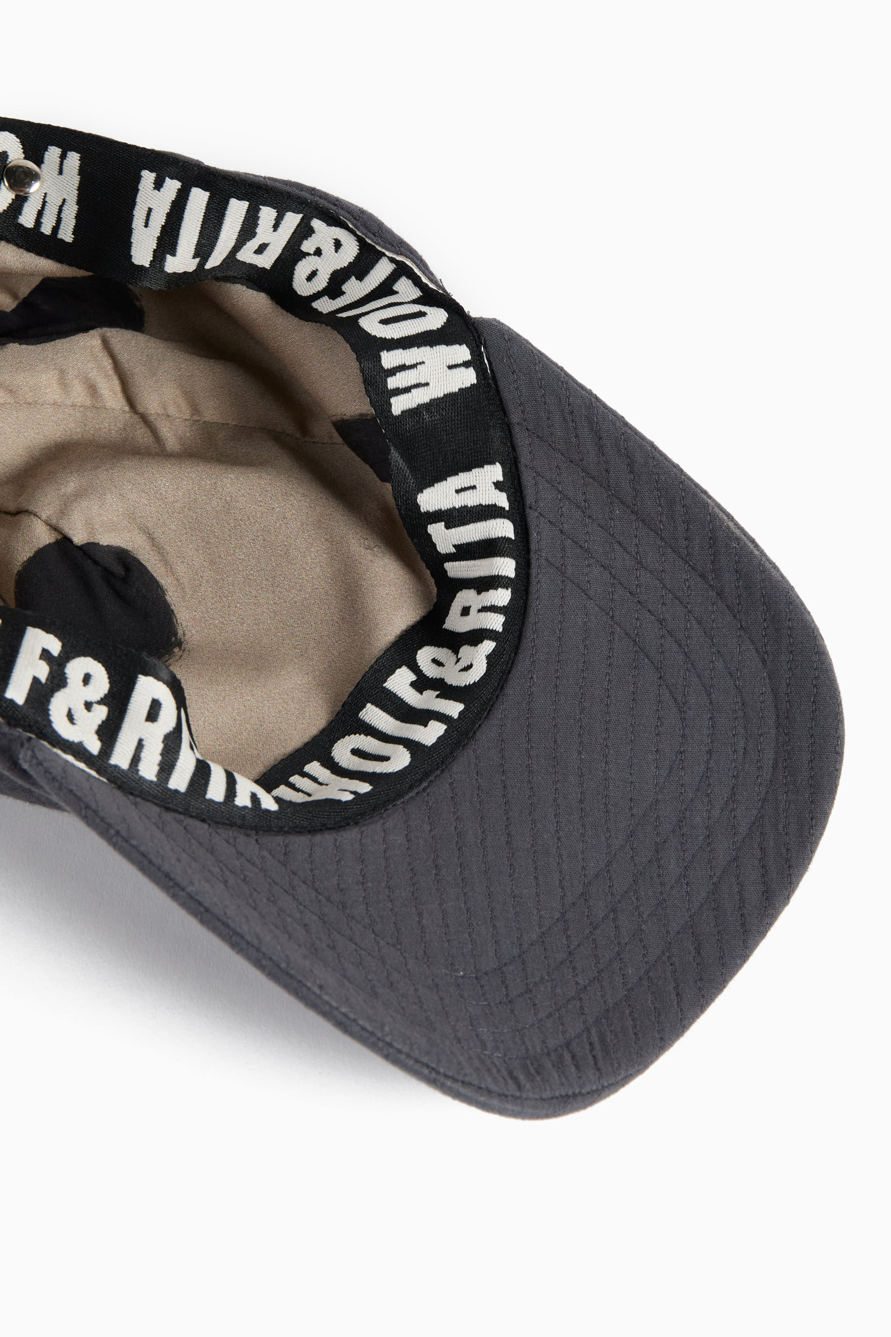 WOLF & RITA　INÁCIO GRAPHITE