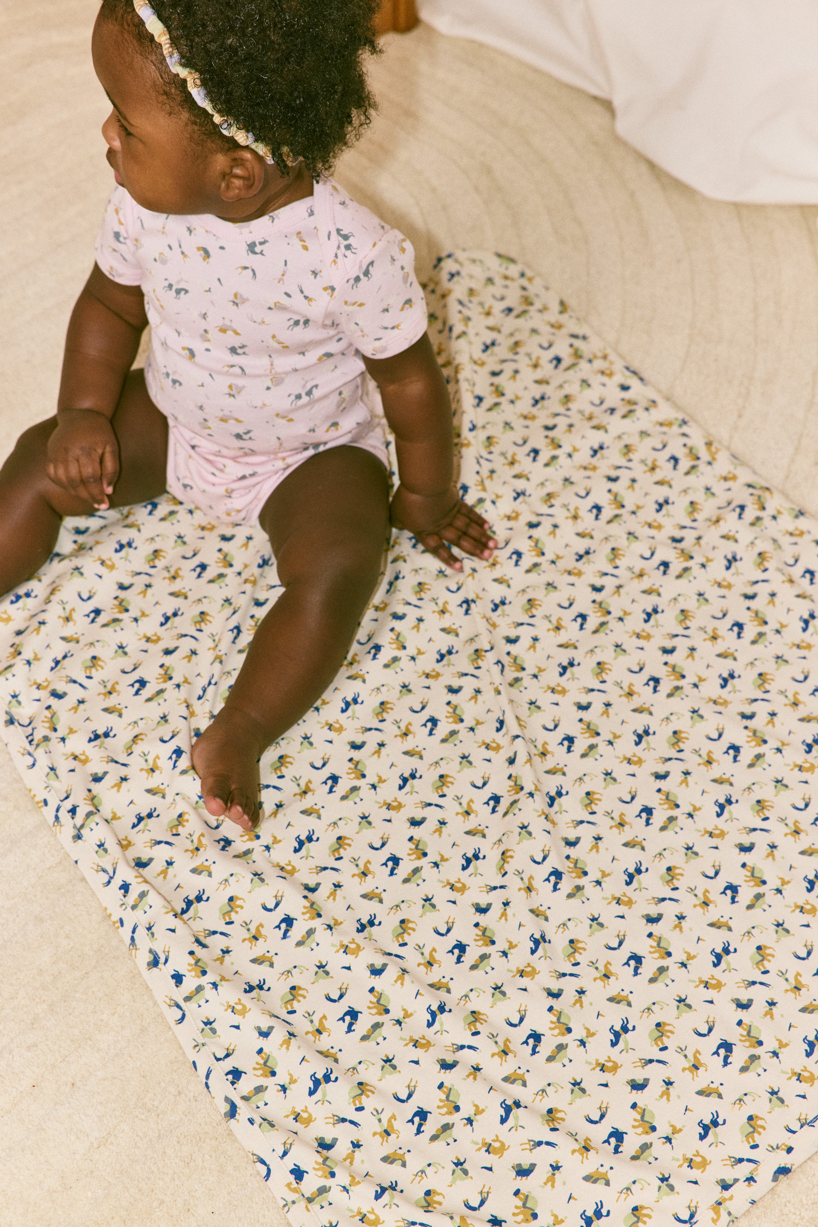 Misha & Puff BABY LAP ONESIE AURA CIRCUS 26ss Drop1