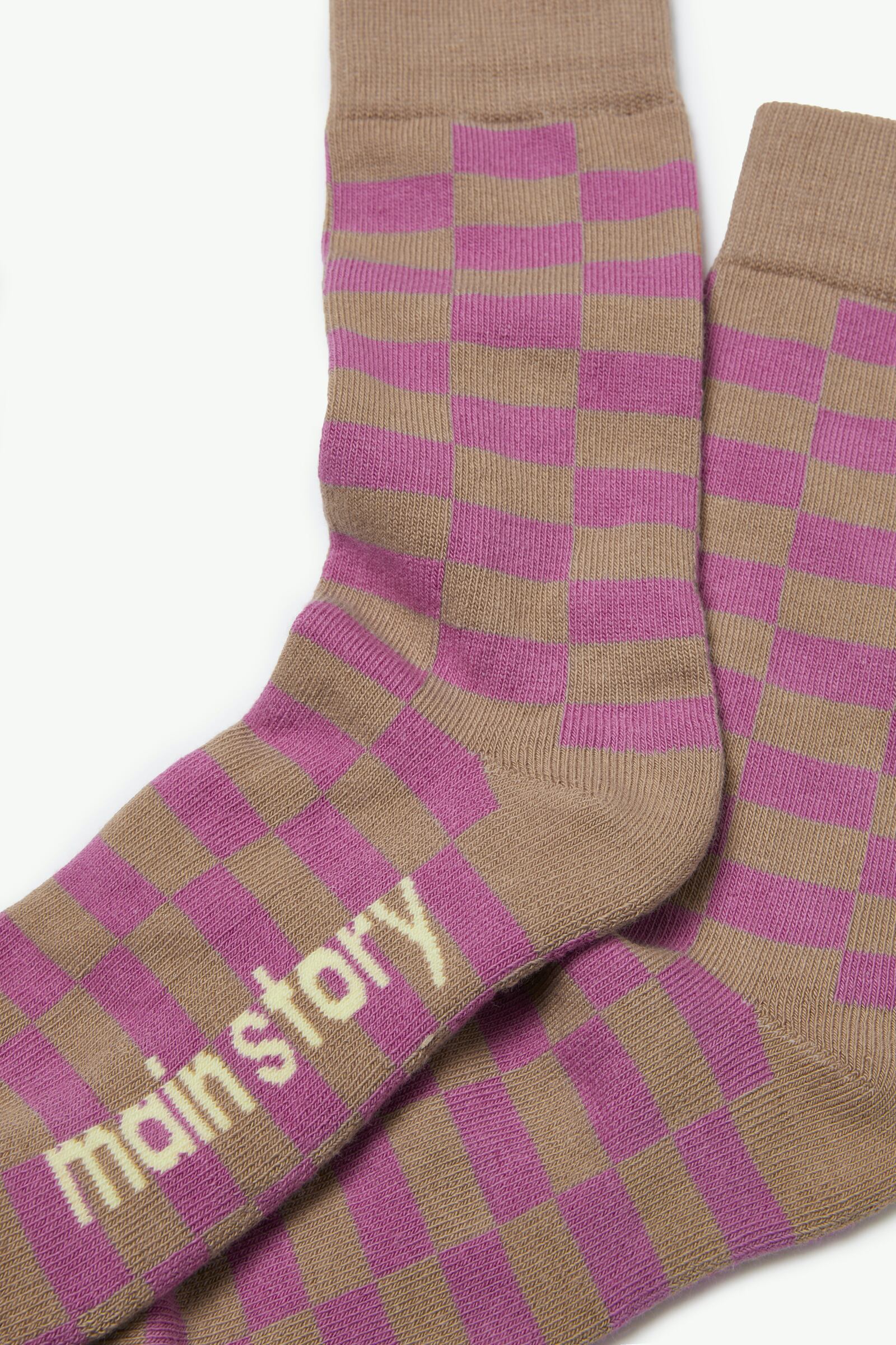 main story  Socks　Clay